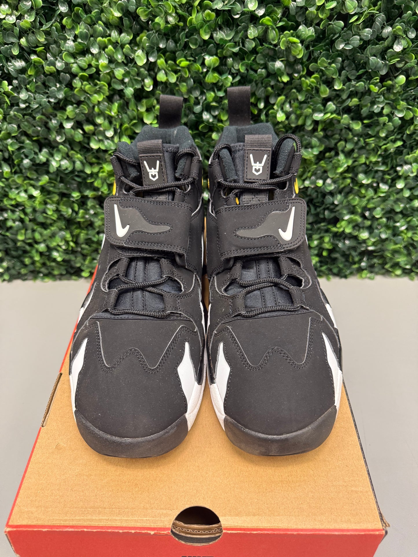 Air DT Max 96 "Black White" Size 11 Preowned