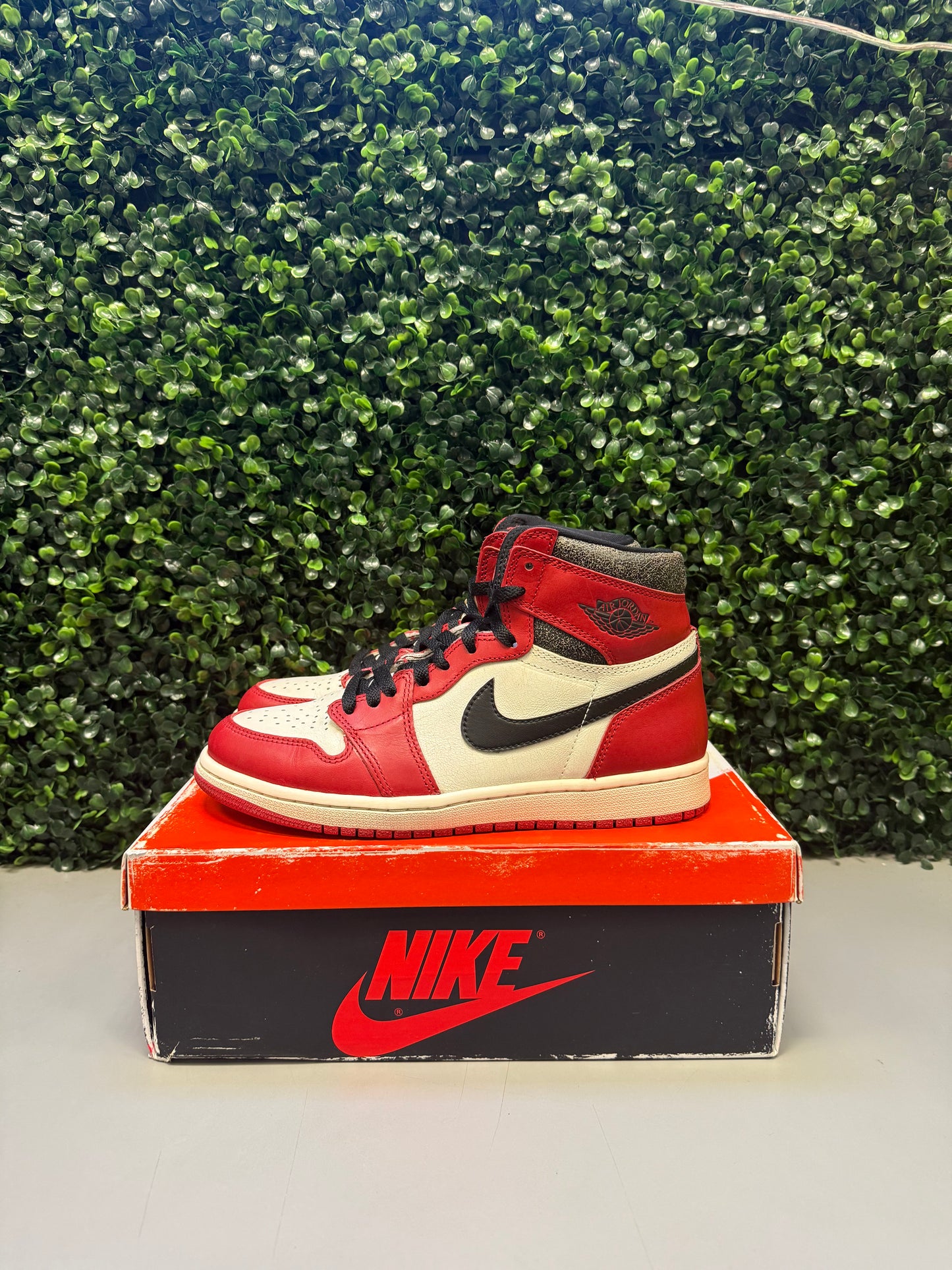 Jordan 1 High "Chicago Lost & Found" Size 8 Preowned