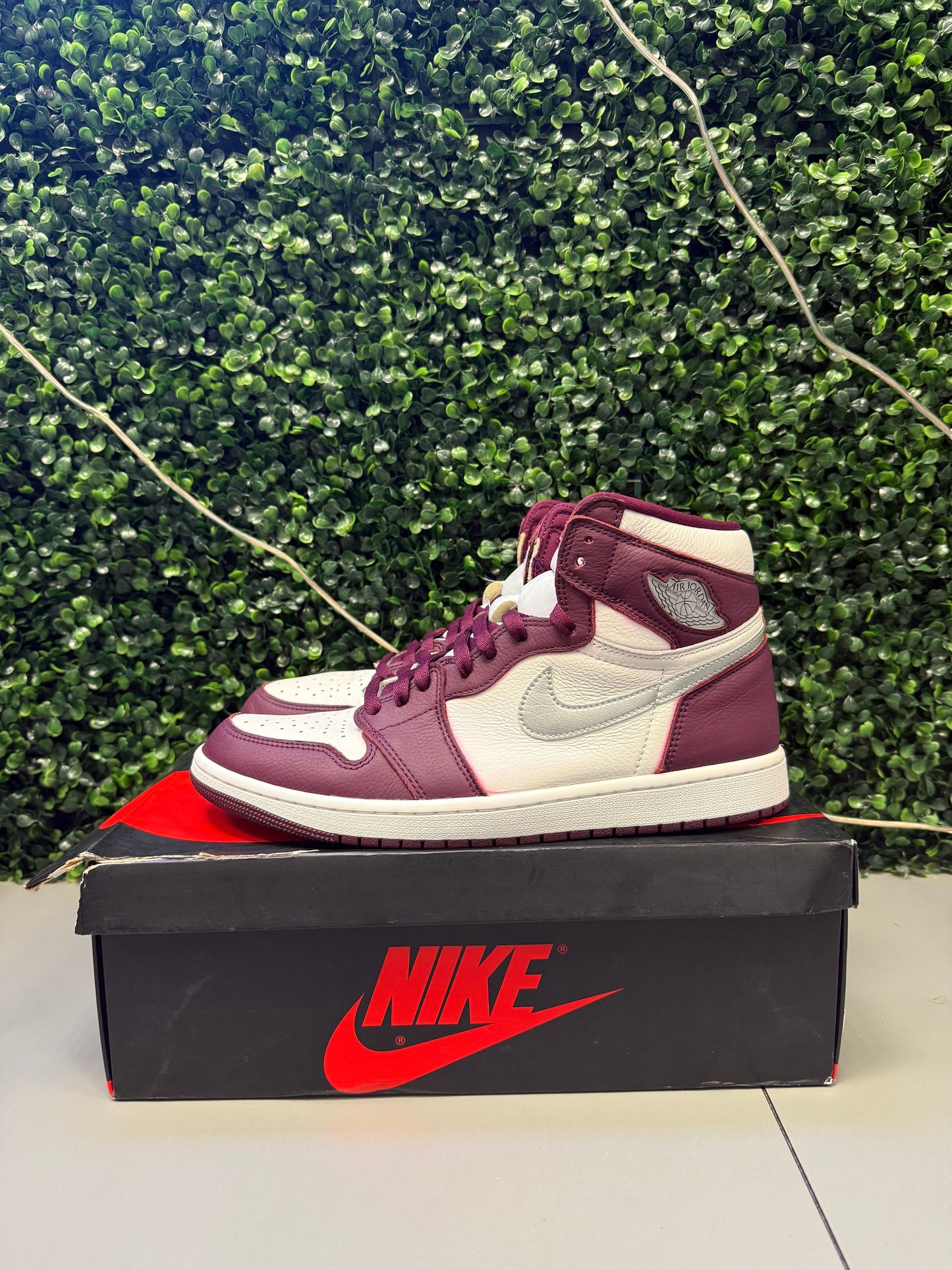 Jordan 1 High "Bordeaux" Size 11.5 Preowned