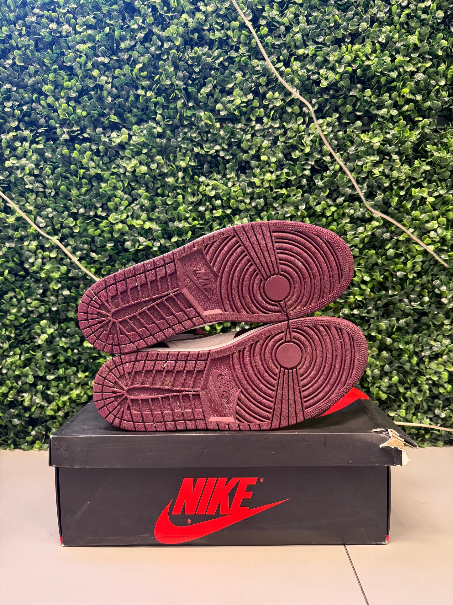 Jordan 1 High "Bordeaux" Size 11.5 Preowned