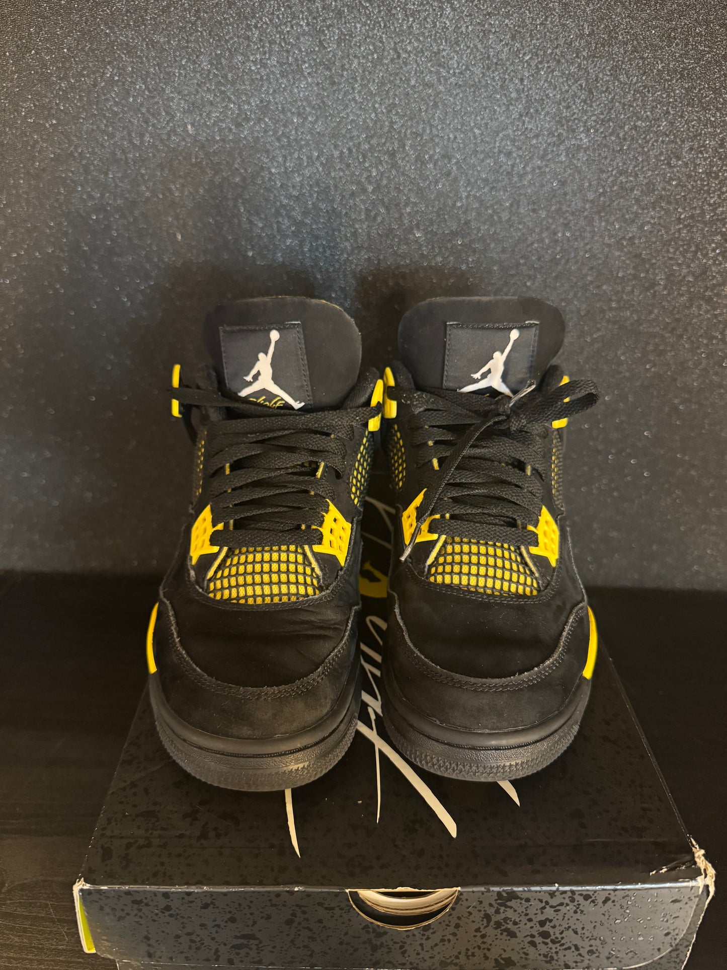 Jordan 4 Retro Thunder Size 9 Preowned with Box