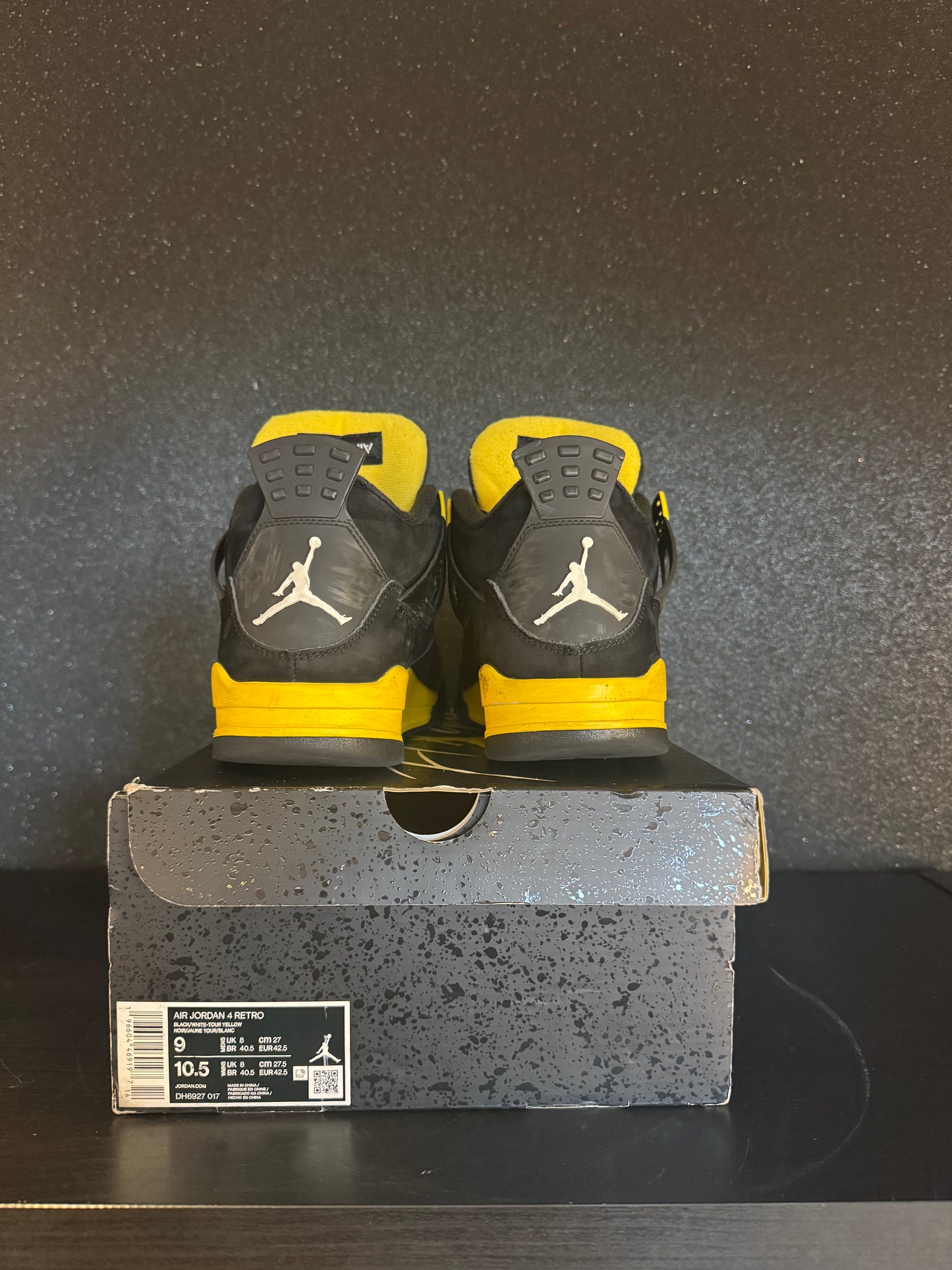 Jordan 4 Retro Thunder Size 9 Preowned with Box