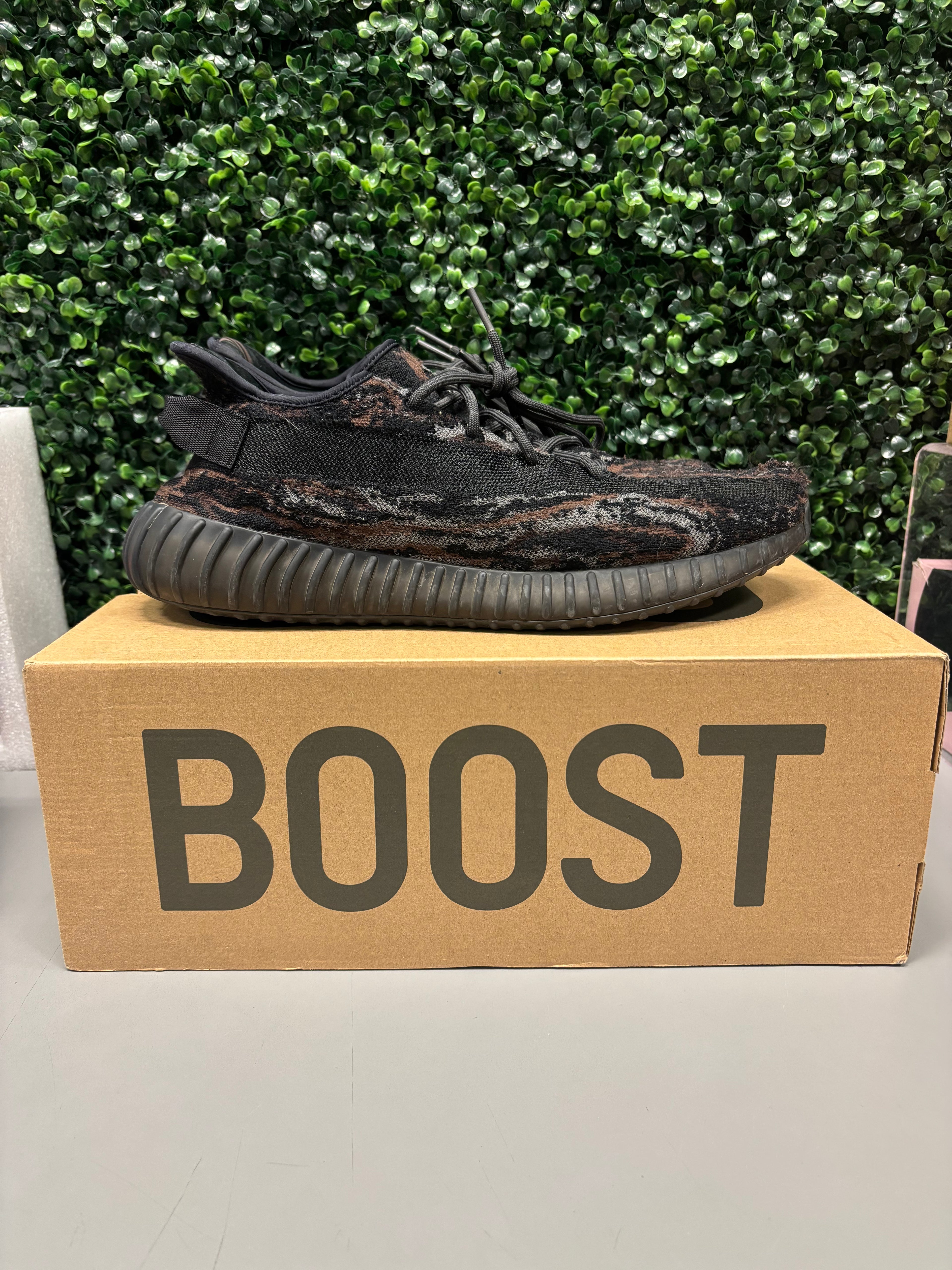 adidas Yeezy Boost 350 V2 "MX Rock" size 13.5 preowned