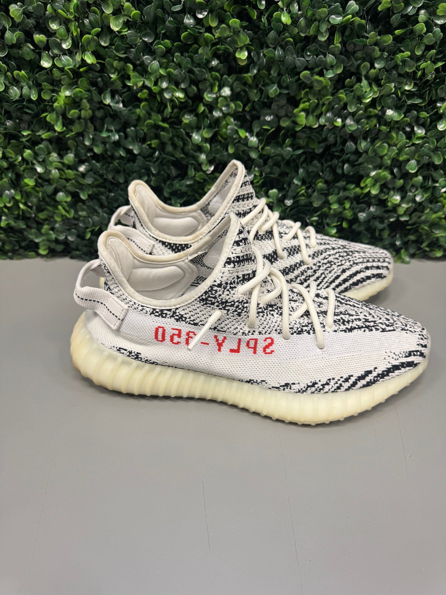 Yeezy 350 V2 "Zebra" Size 10 Preowned