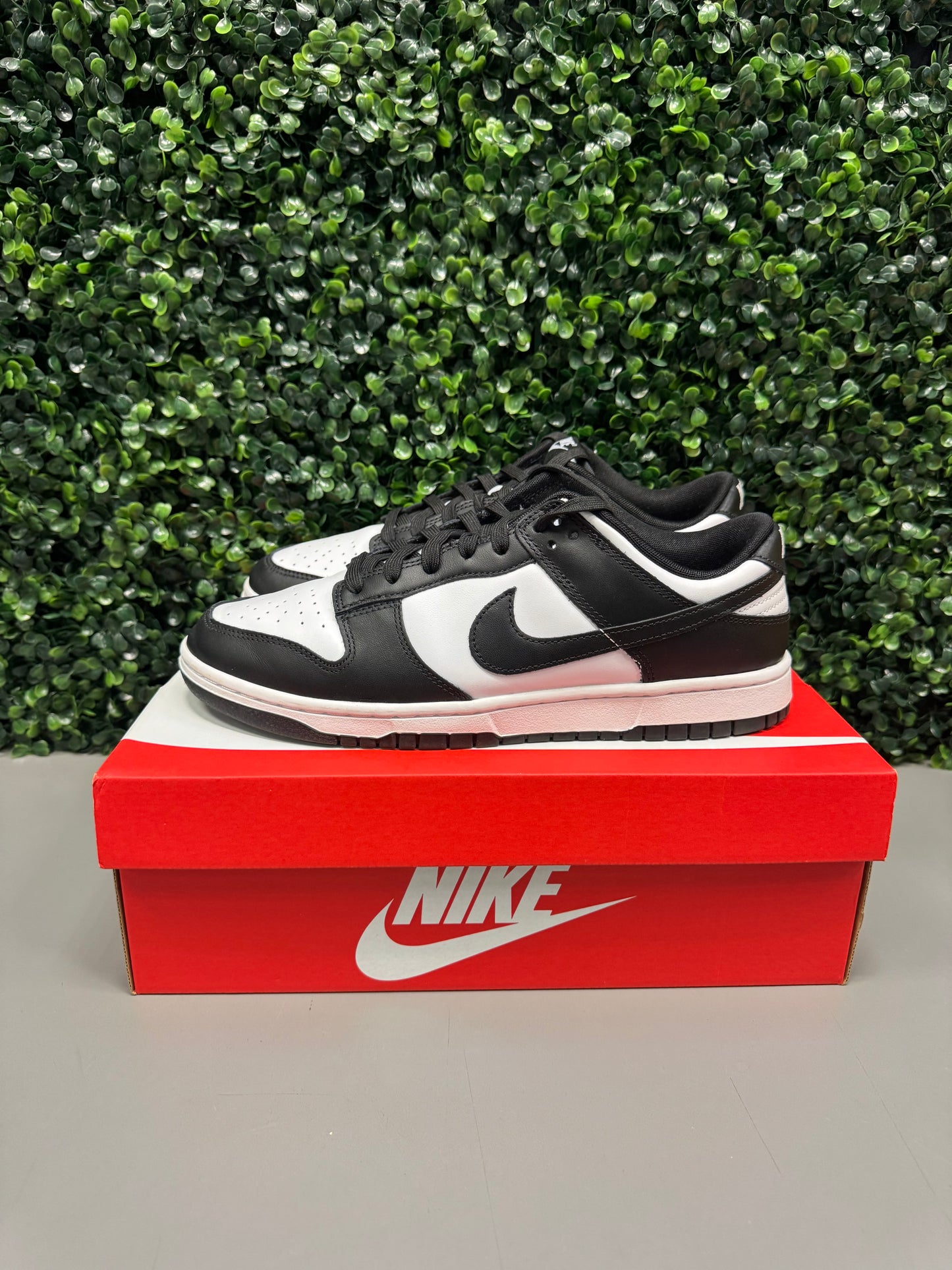 Nike Dunk Low Panda Size 10.5 Preowned
