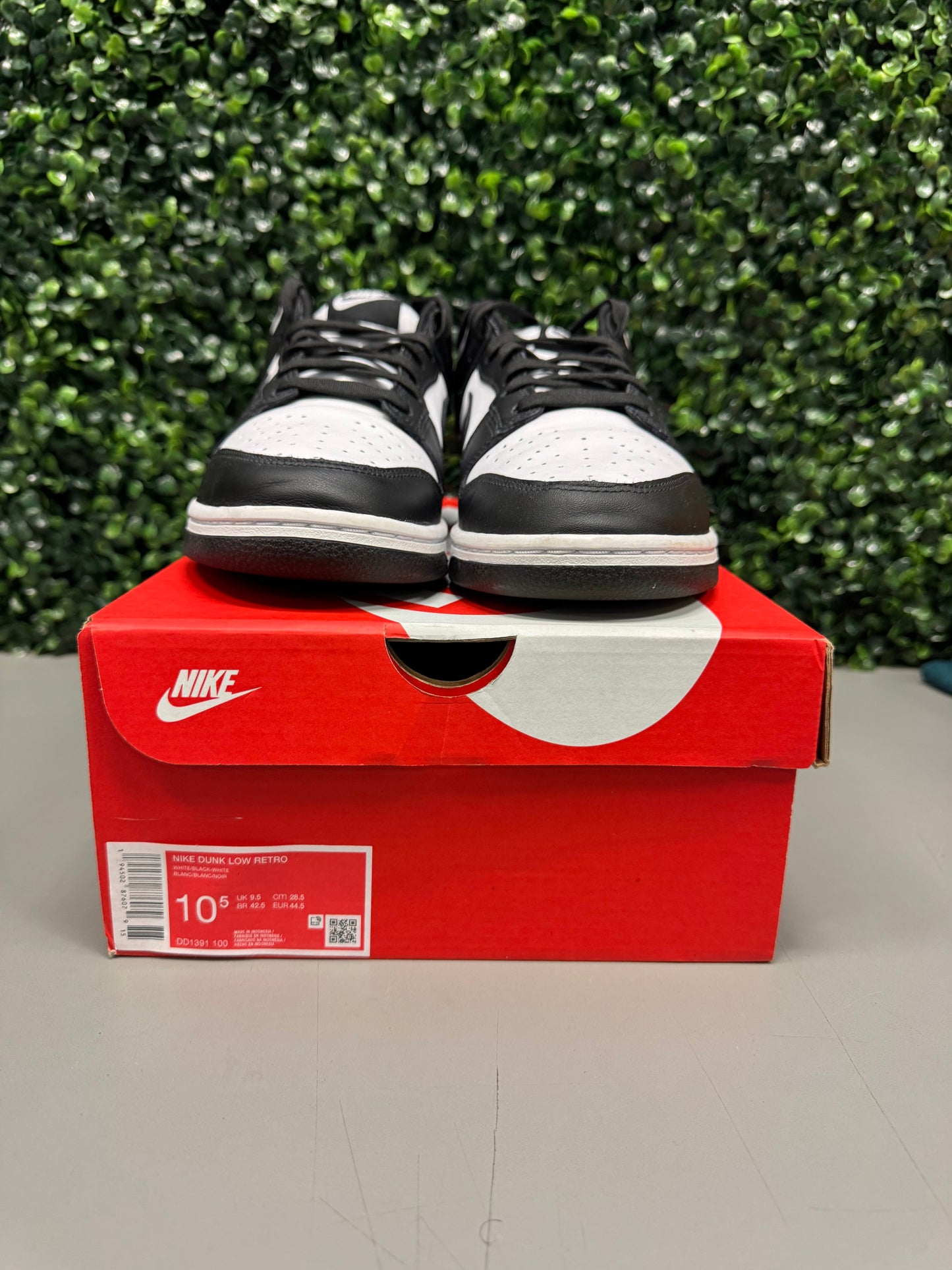 Nike Dunk Low Panda Size 10.5 Preowned