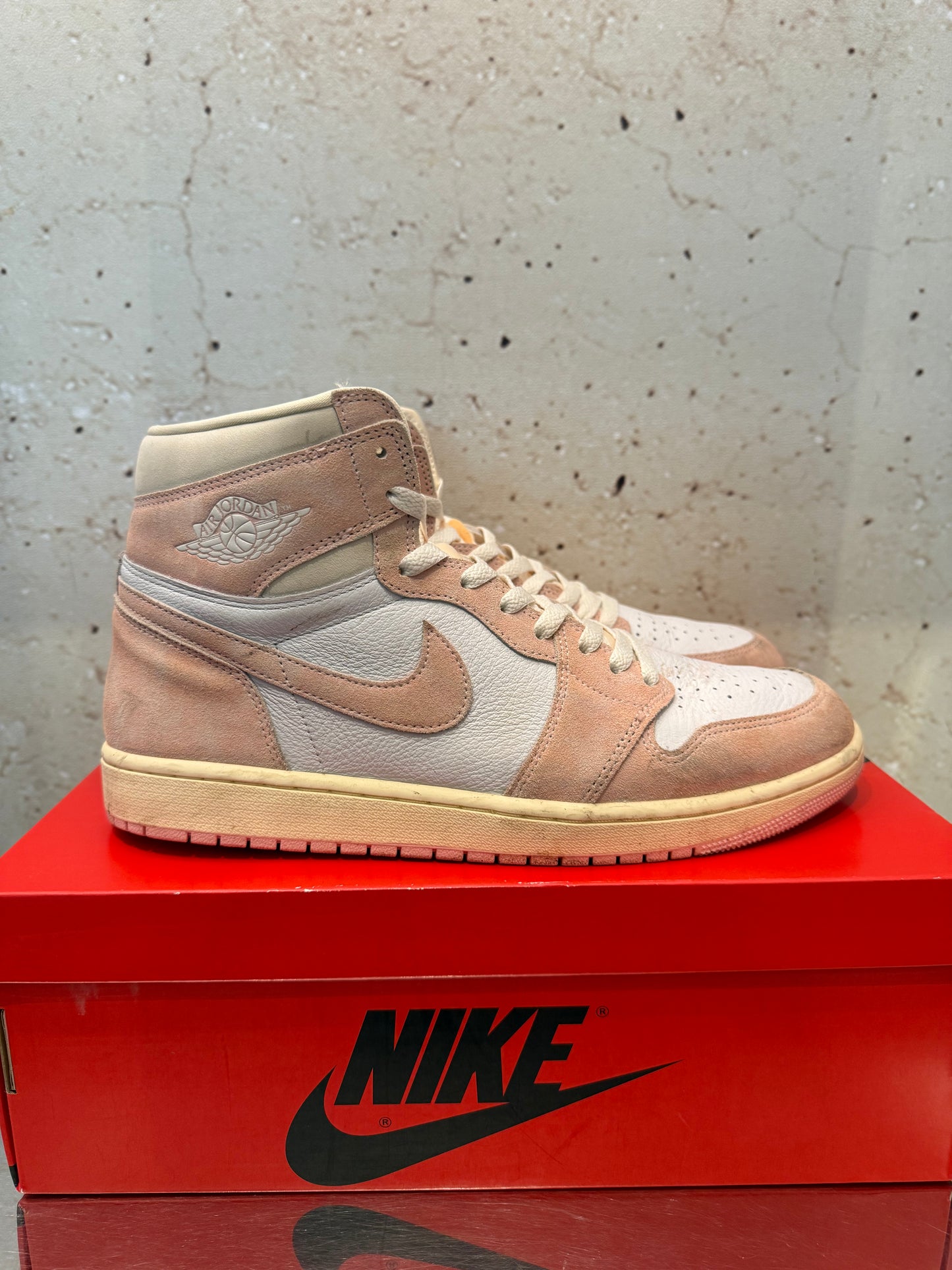 Jordan 1 High "Washed Pink" Size 12W / 10.5M Preowned