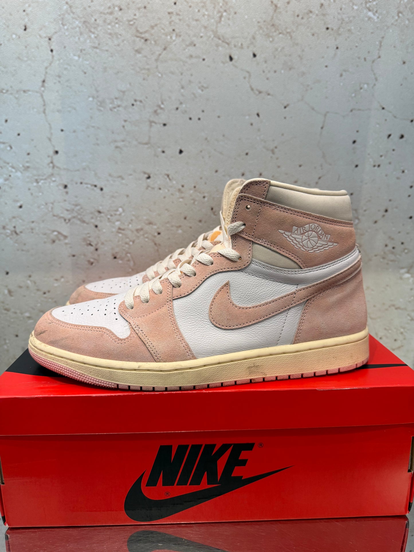Jordan 1 High "Washed Pink" Size 12W / 10.5M Preowned