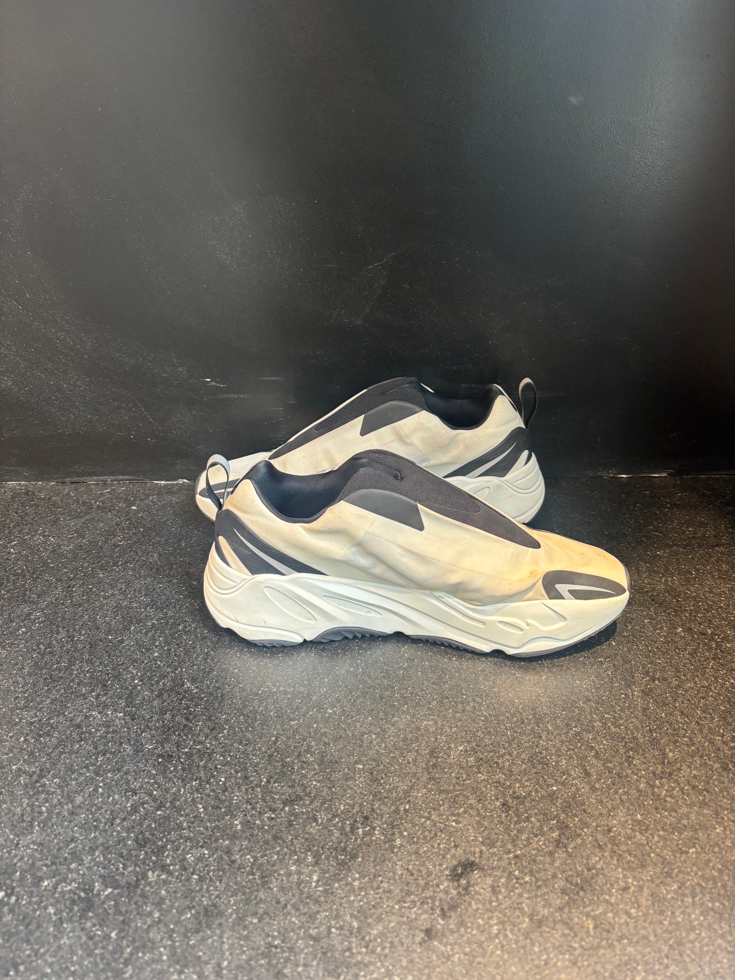 Yeezy 700 MNVN "Analog" Preowned Size 10 no box