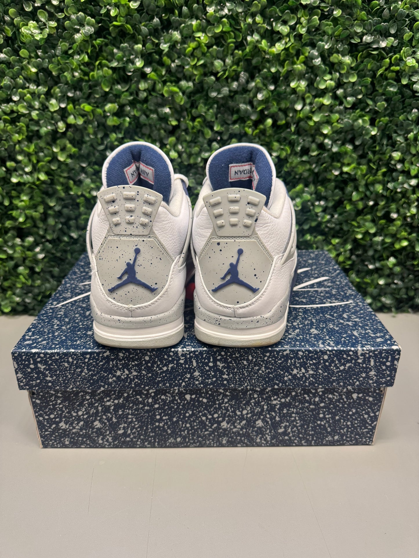 Jordan 4 "Midnight Navy" Size 9 Preowned #2