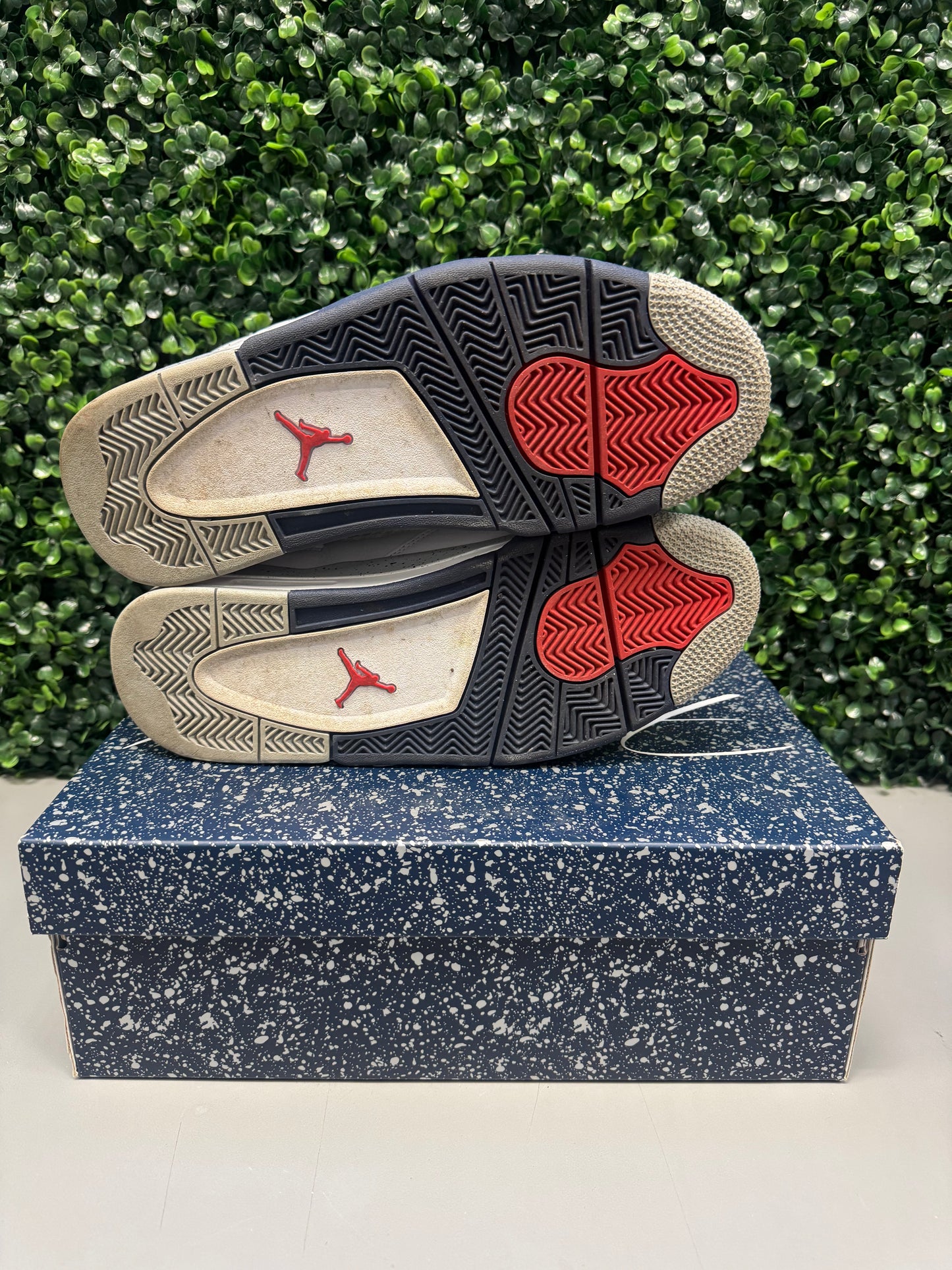Jordan 4 "Midnight Navy" Size 9 Preowned #2