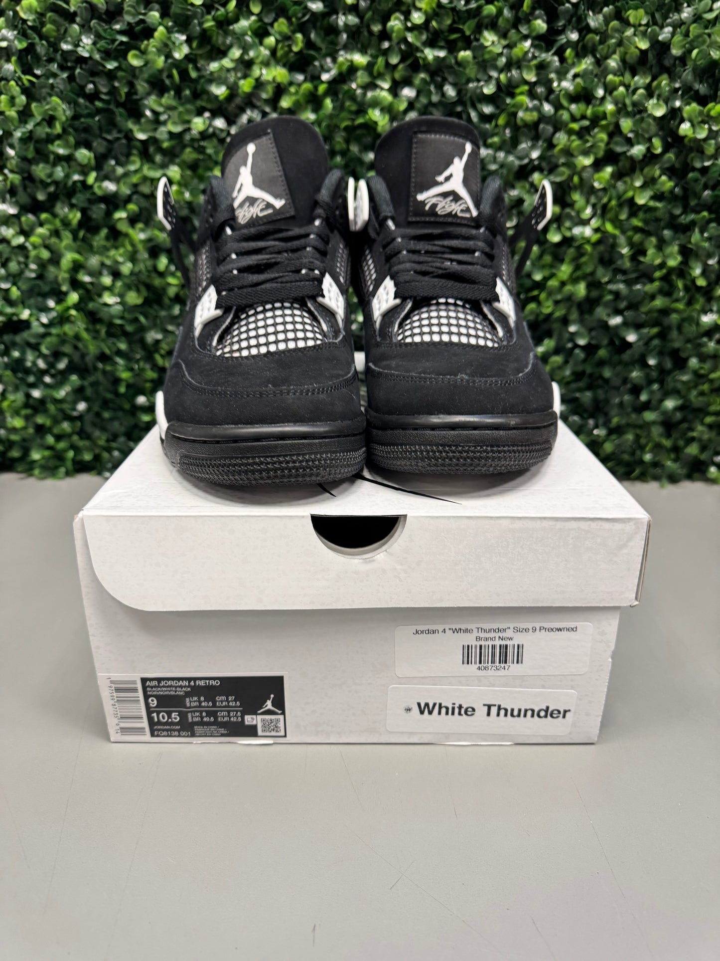 Jordan 4 "White Thunder" Size 9 Preowned