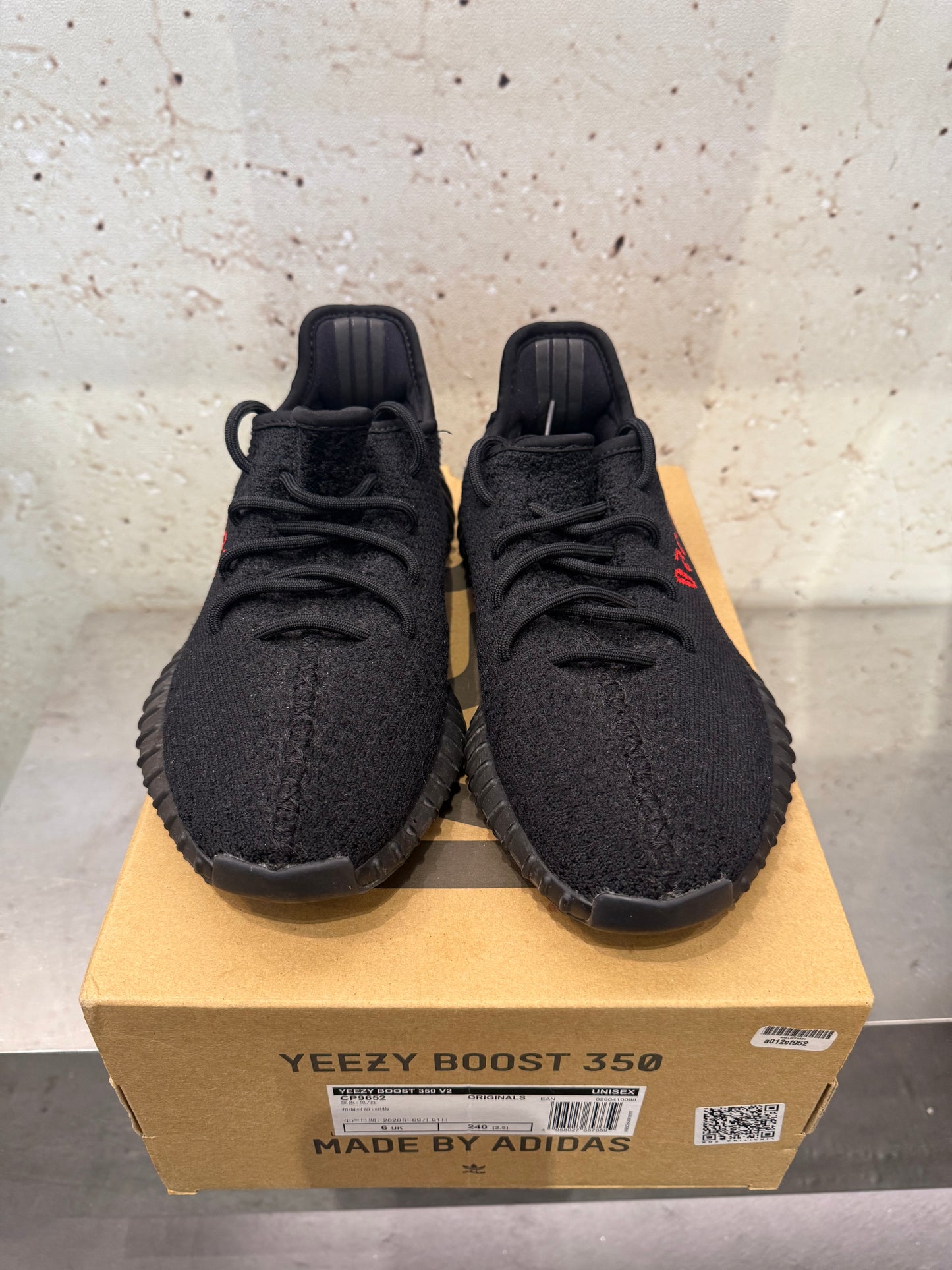 Yeezy 350 V2 "Bred" Size 6.5 Preowned