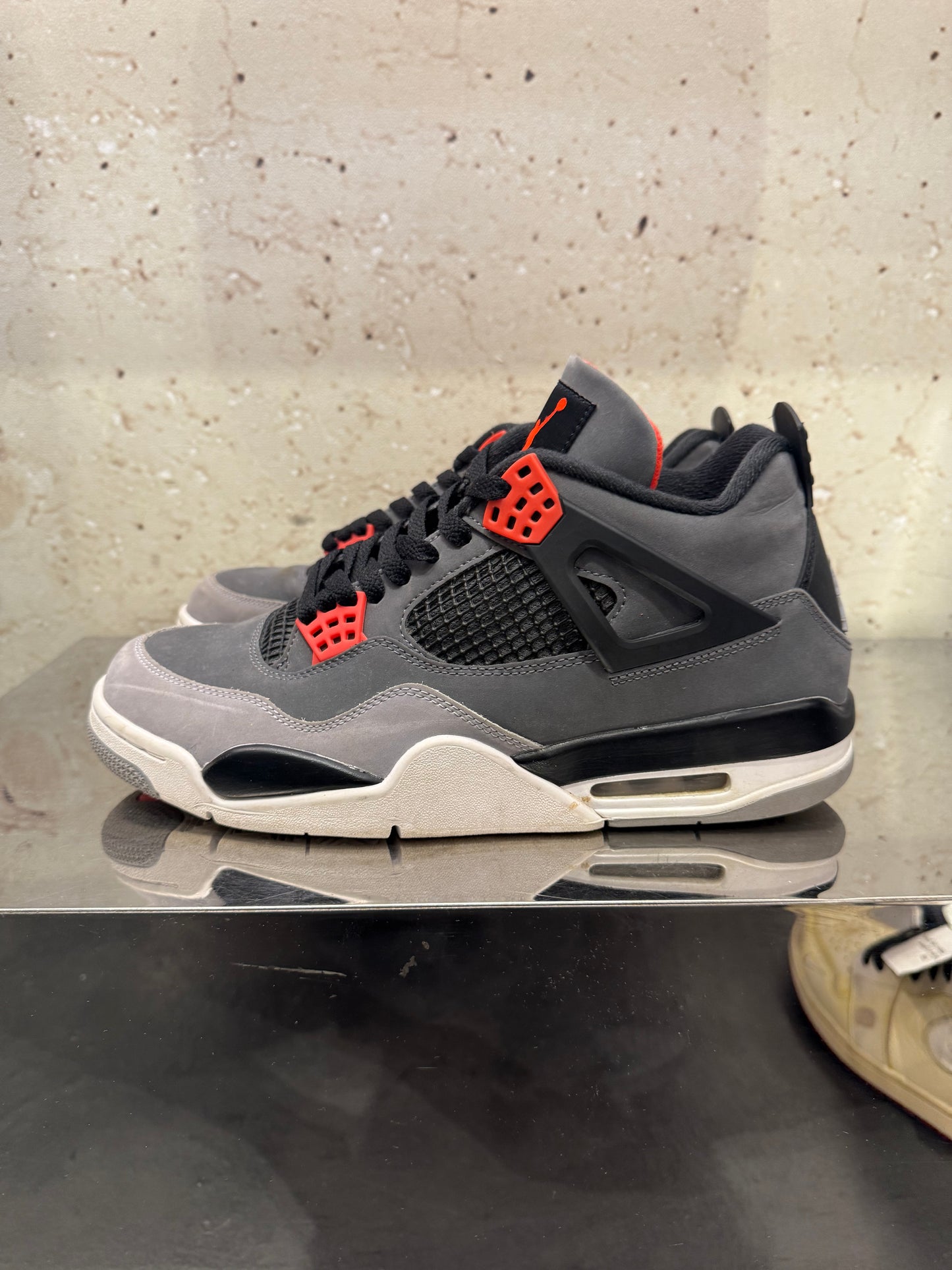 Jordan 4 "Infrared" Size 10 Preowned