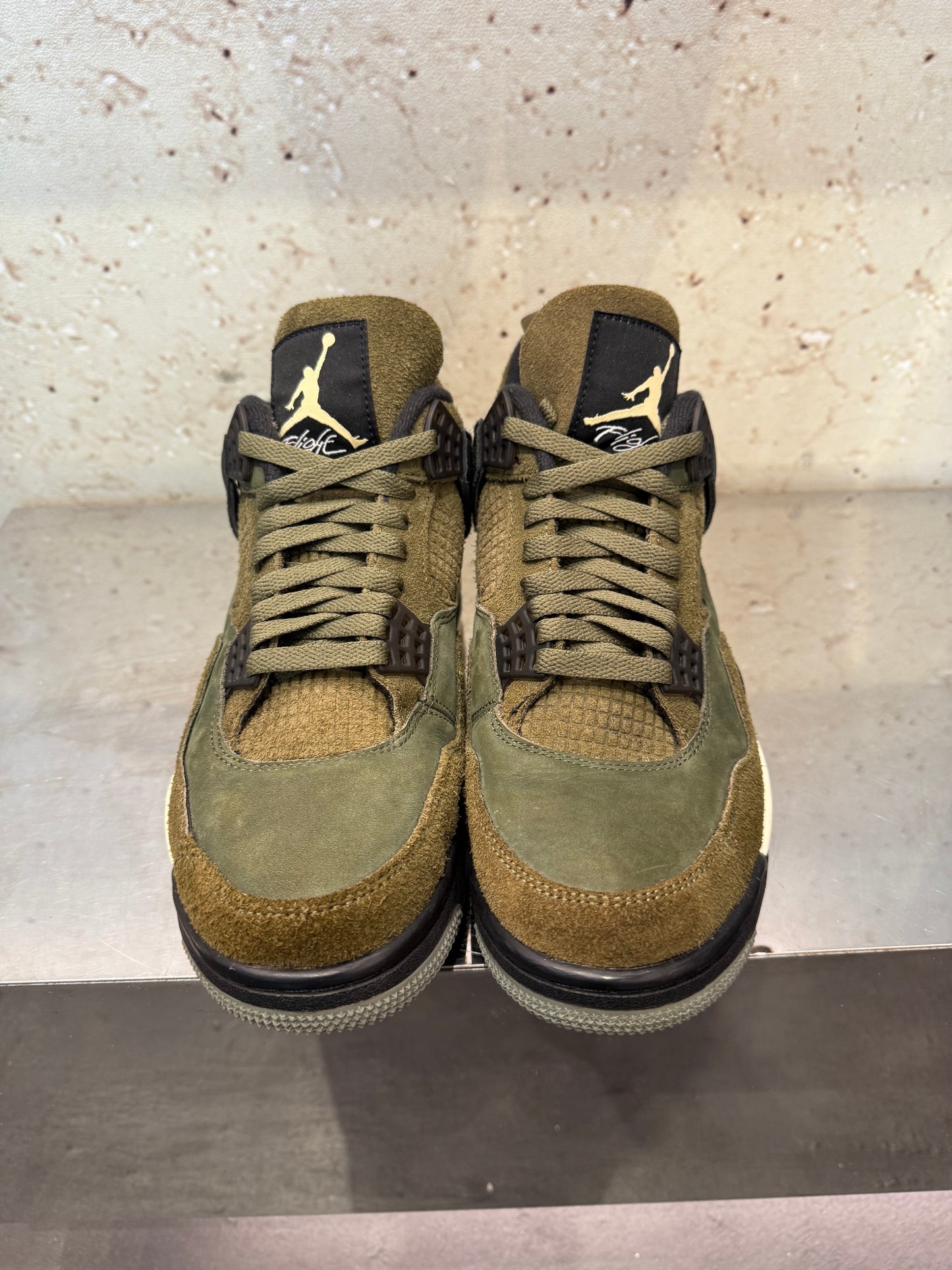 Jordan 4 "Craft Olive" Size 8.5 Preowned