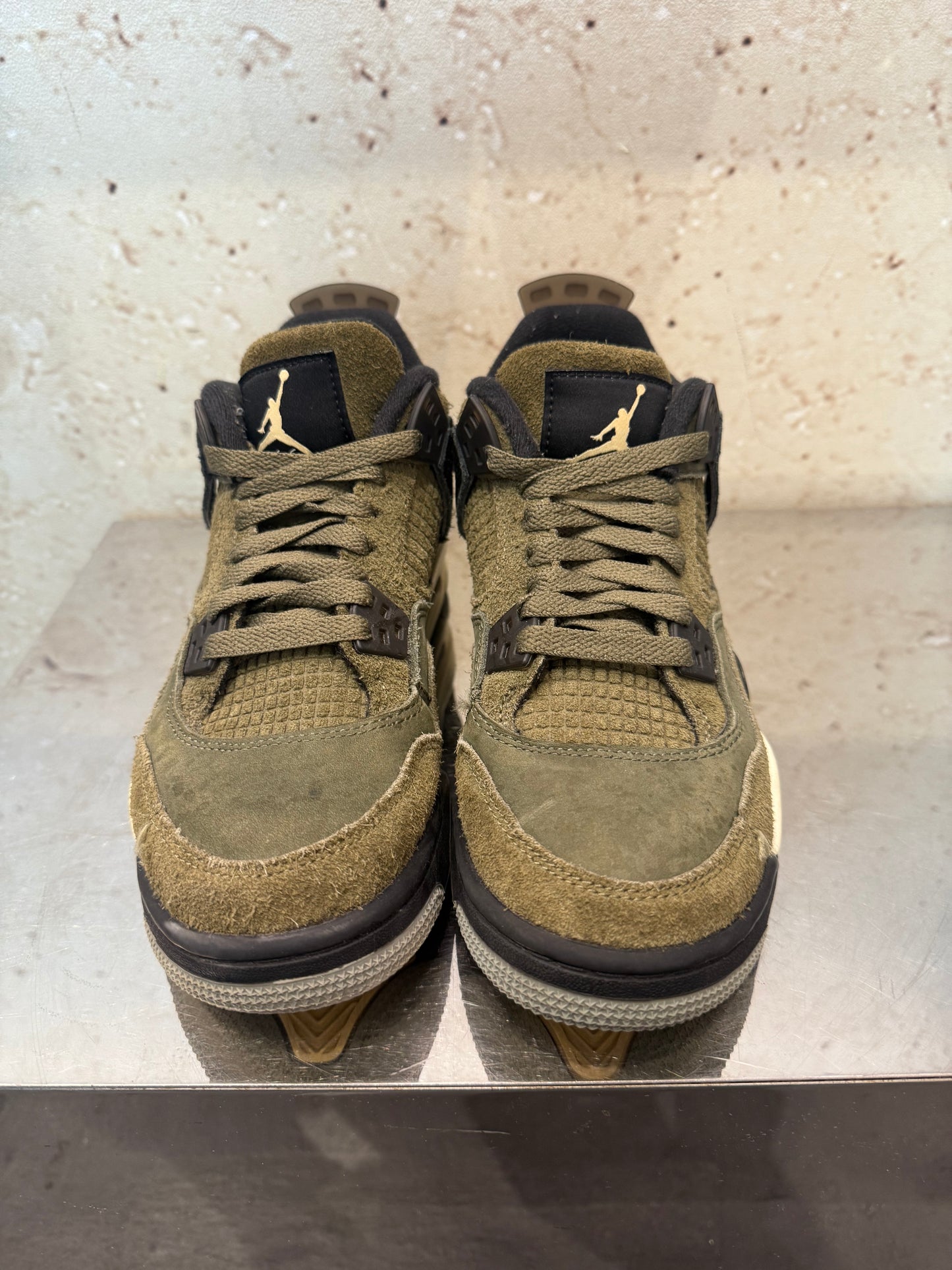 Jordan 4 "Craft Olive" Size 6Y Preowned