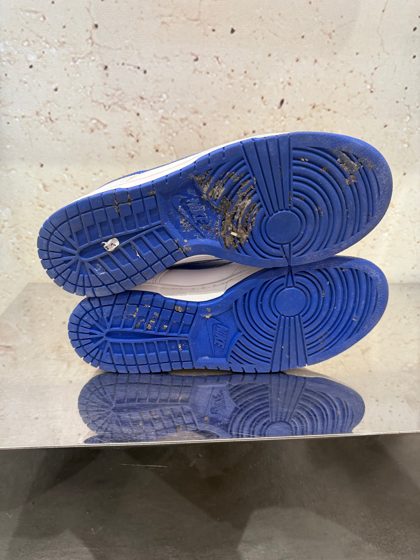 Nike dunk low "White Hyper Royal" Size 9 Preowned