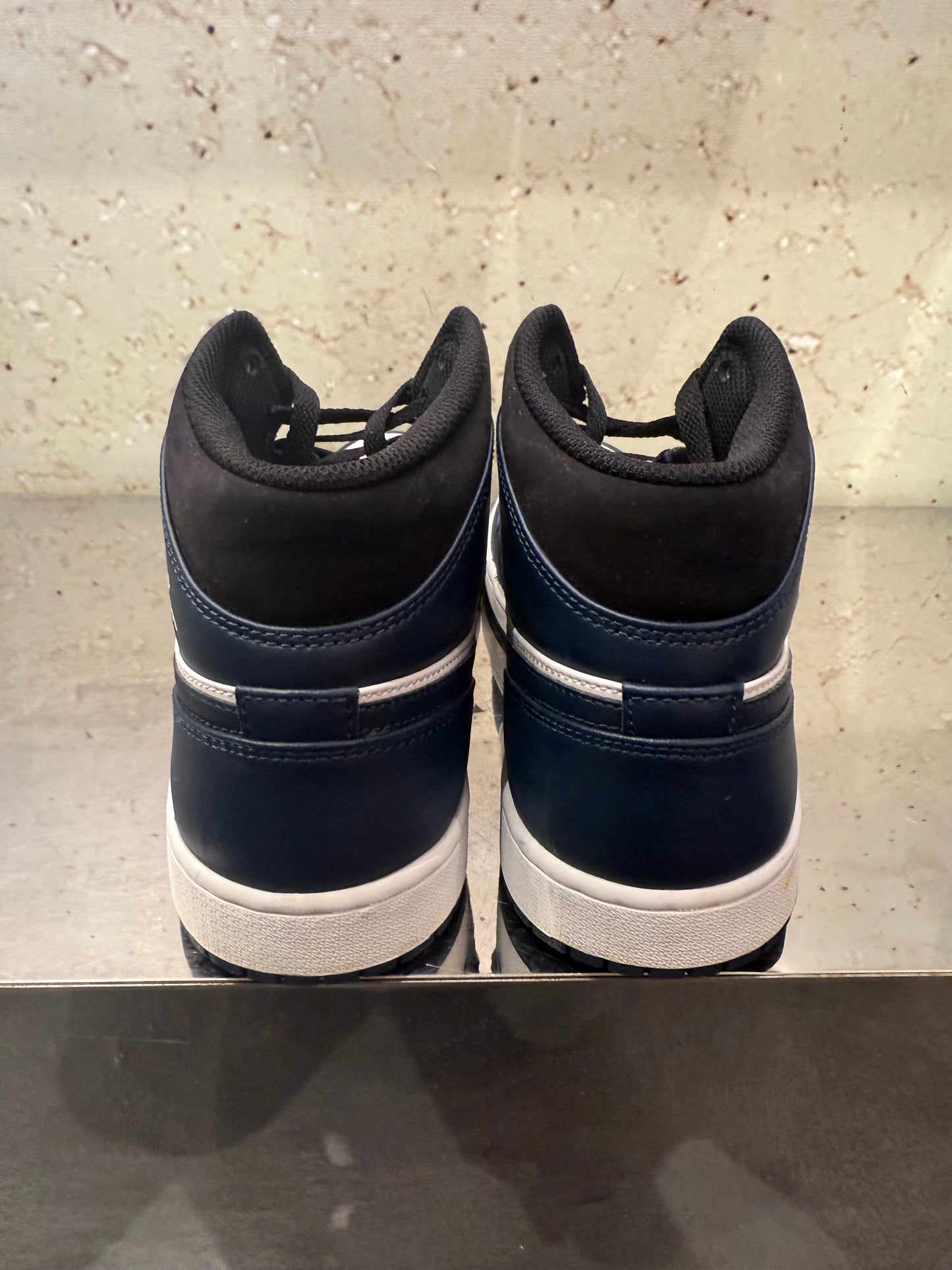 Jordan 1 Mid ”Armory Navy” Size 9 Preowned