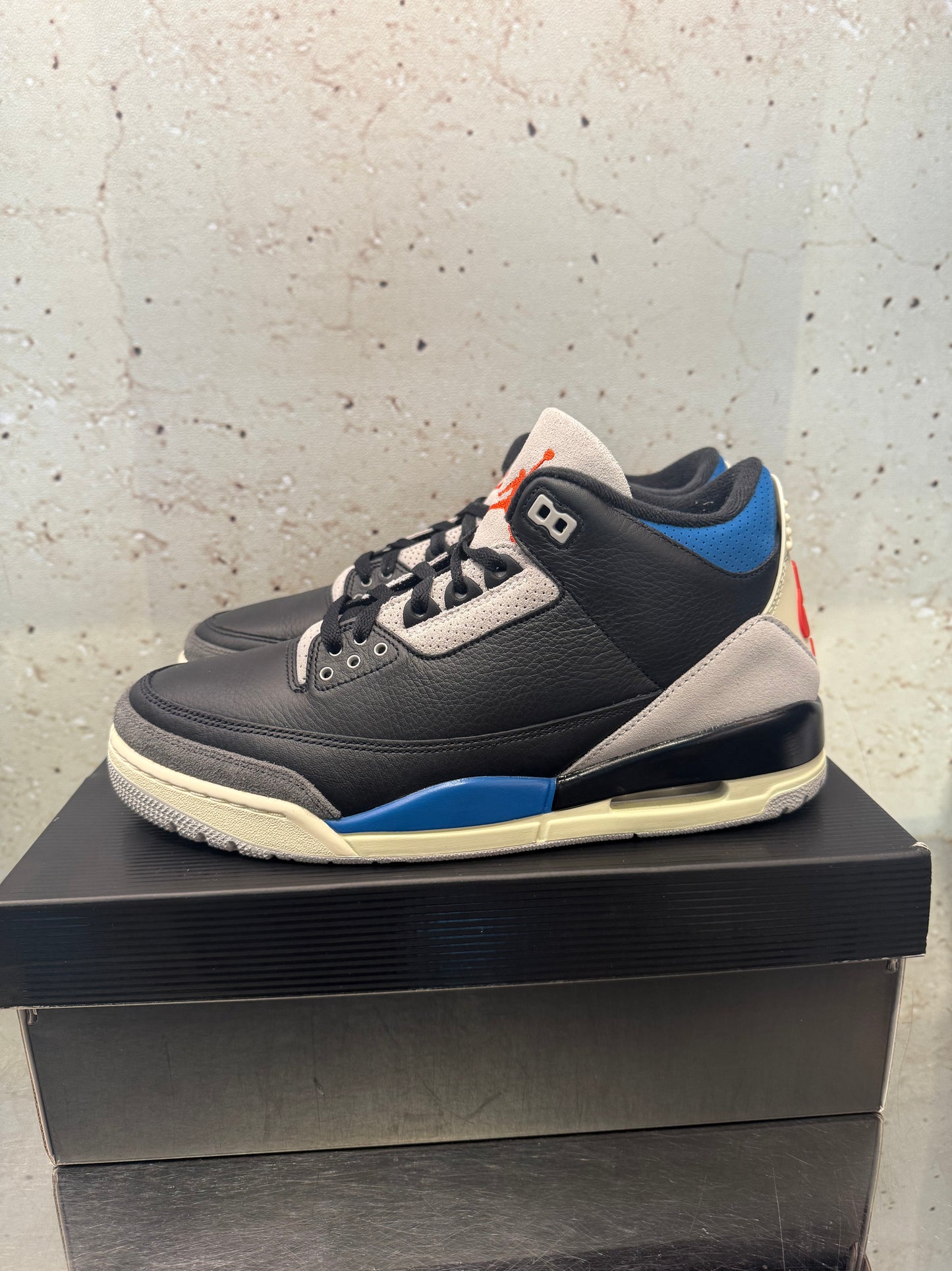 Jordan 3 "Rare Air" Size 10 Preowned