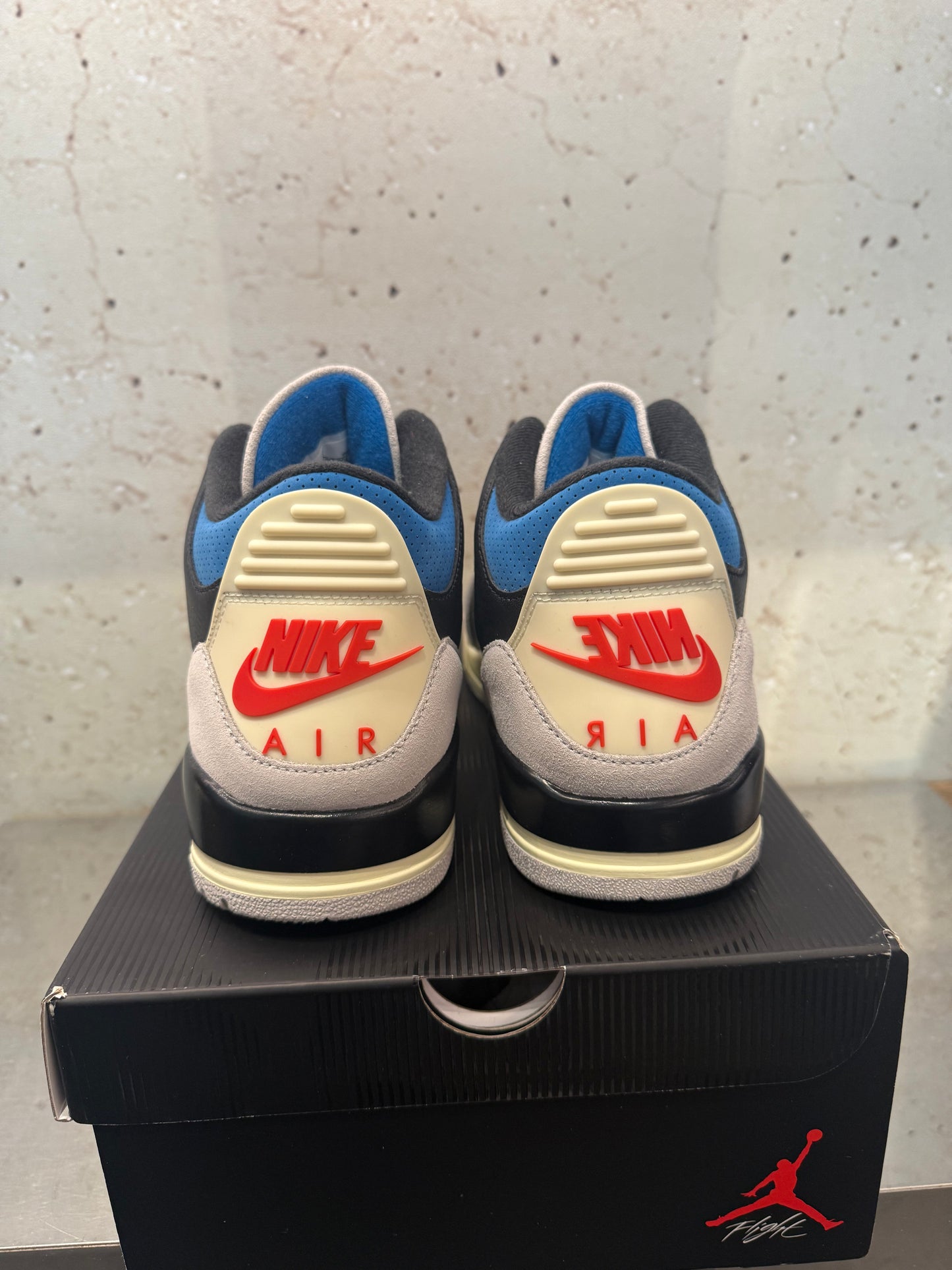 Jordan 3 "Rare Air" Size 10 Preowned