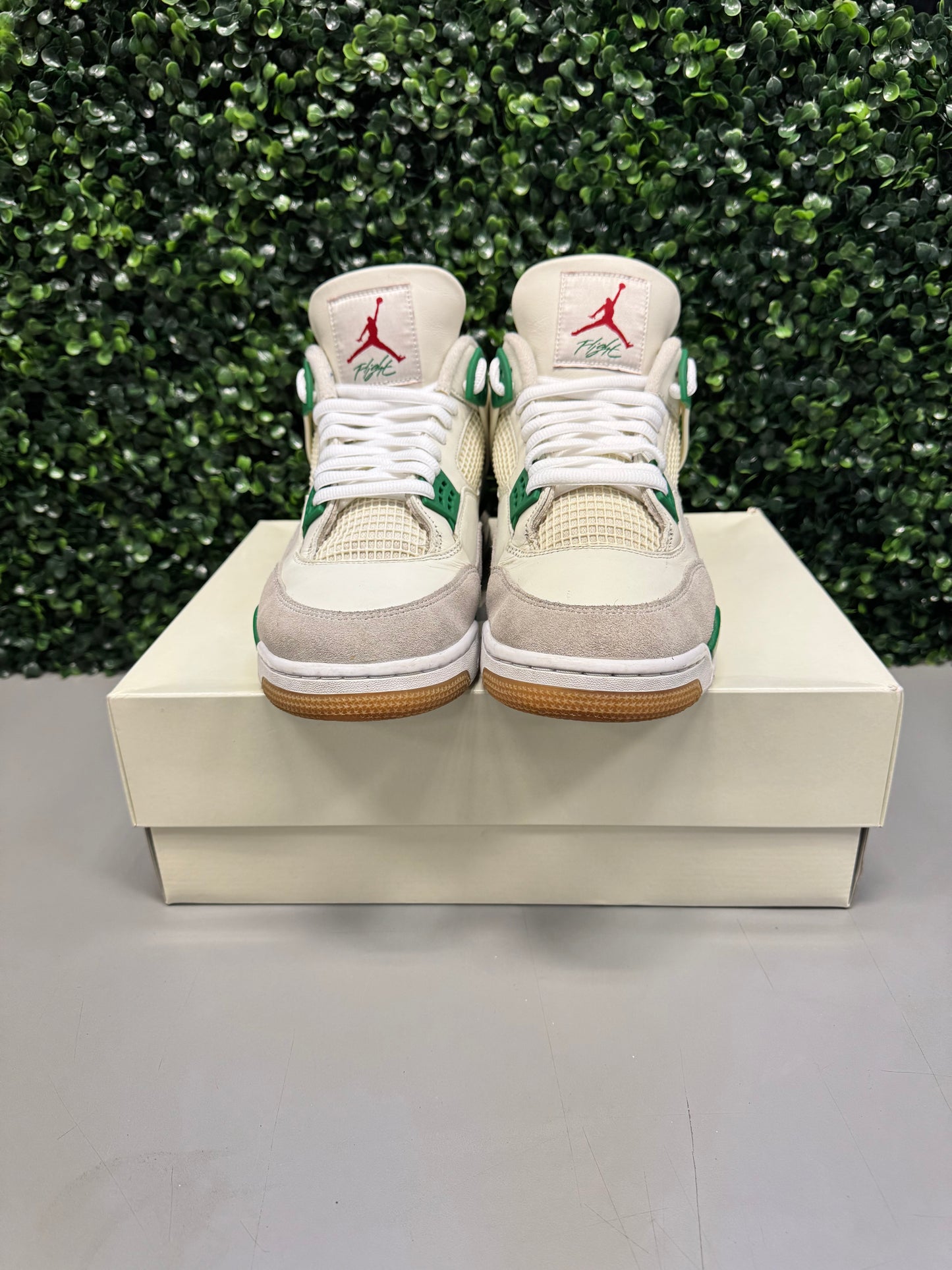 Nike SB x Jordan 4 "Pine Green" Size 13 Preowned