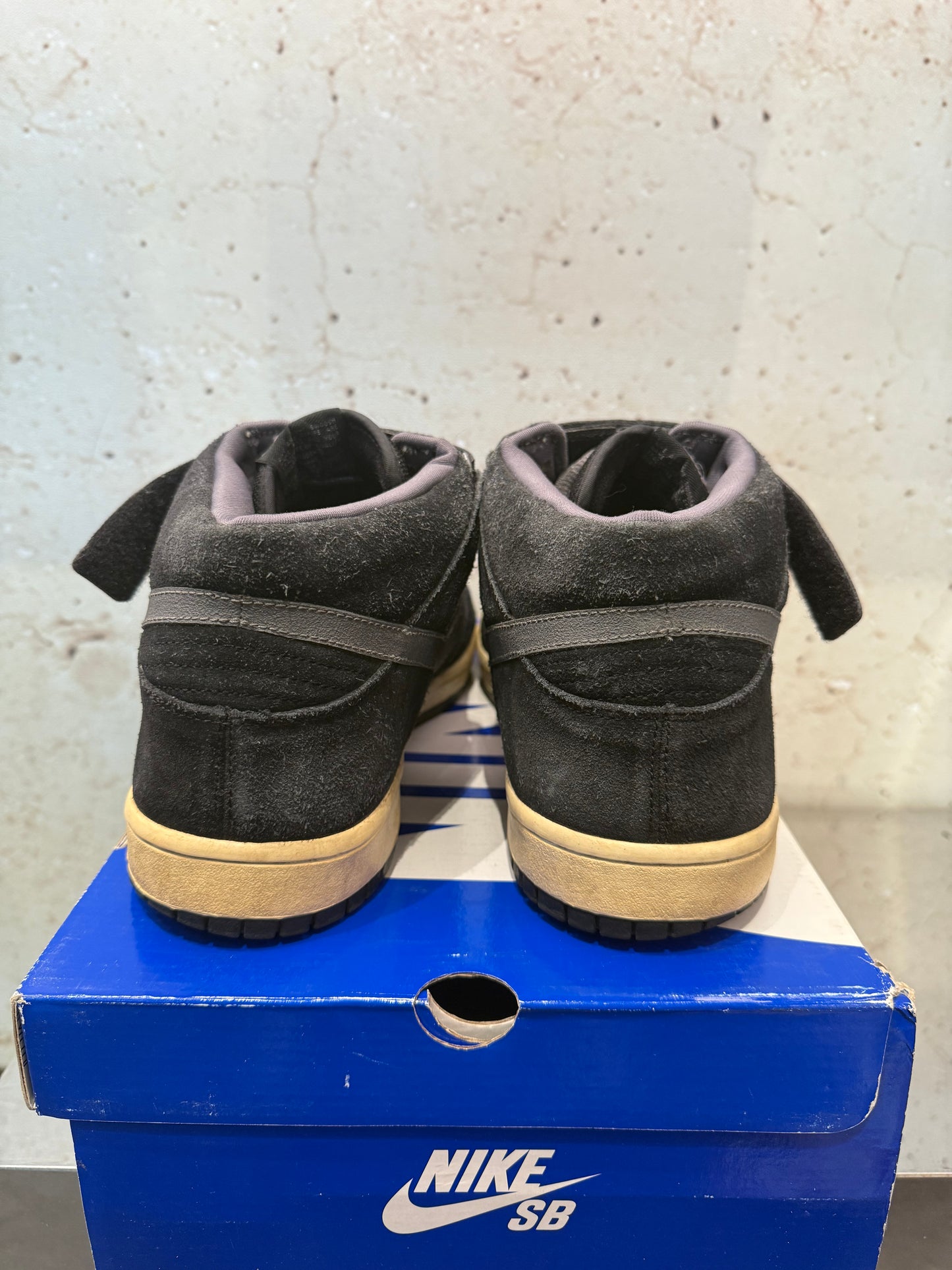 Nike SB Dunk Mid "Griptape" Size 14 Preowned