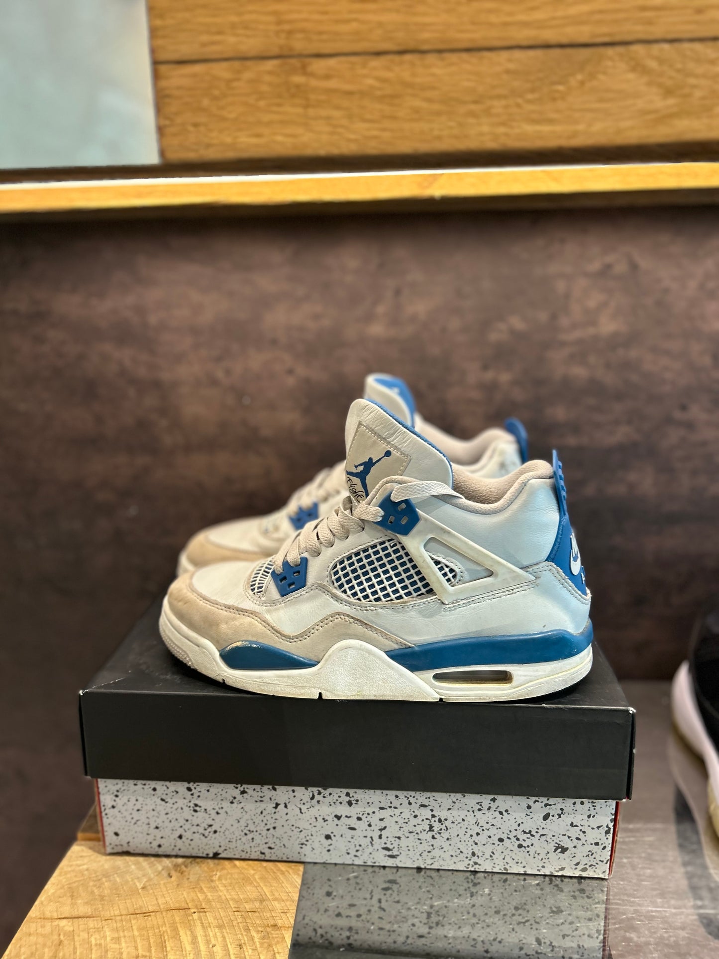 Jordan 4 "Military Blue" Size 7y Preowned