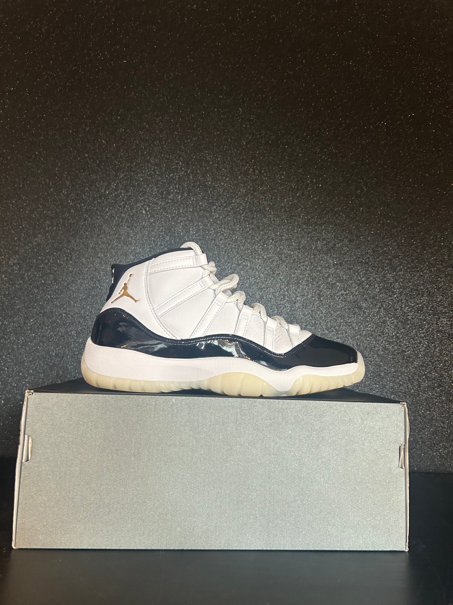Jordan 11 Retro DMP Gratitude 2023 Size 7 Preowned