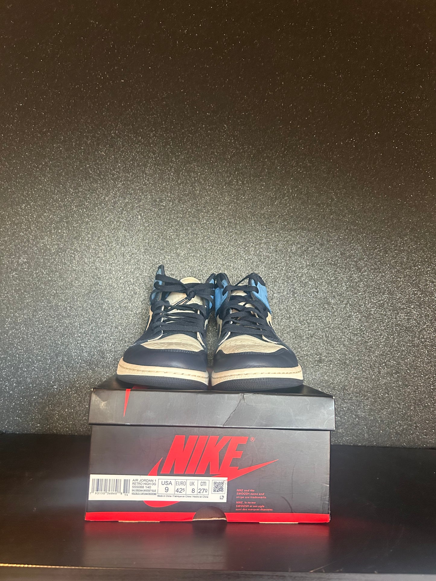Jordan 1 Retro High Obsidian Size 9 Preowned
