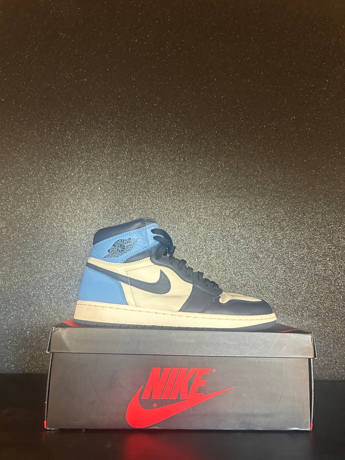 Jordan 1 Retro High Obsidian Size 9 Preowned