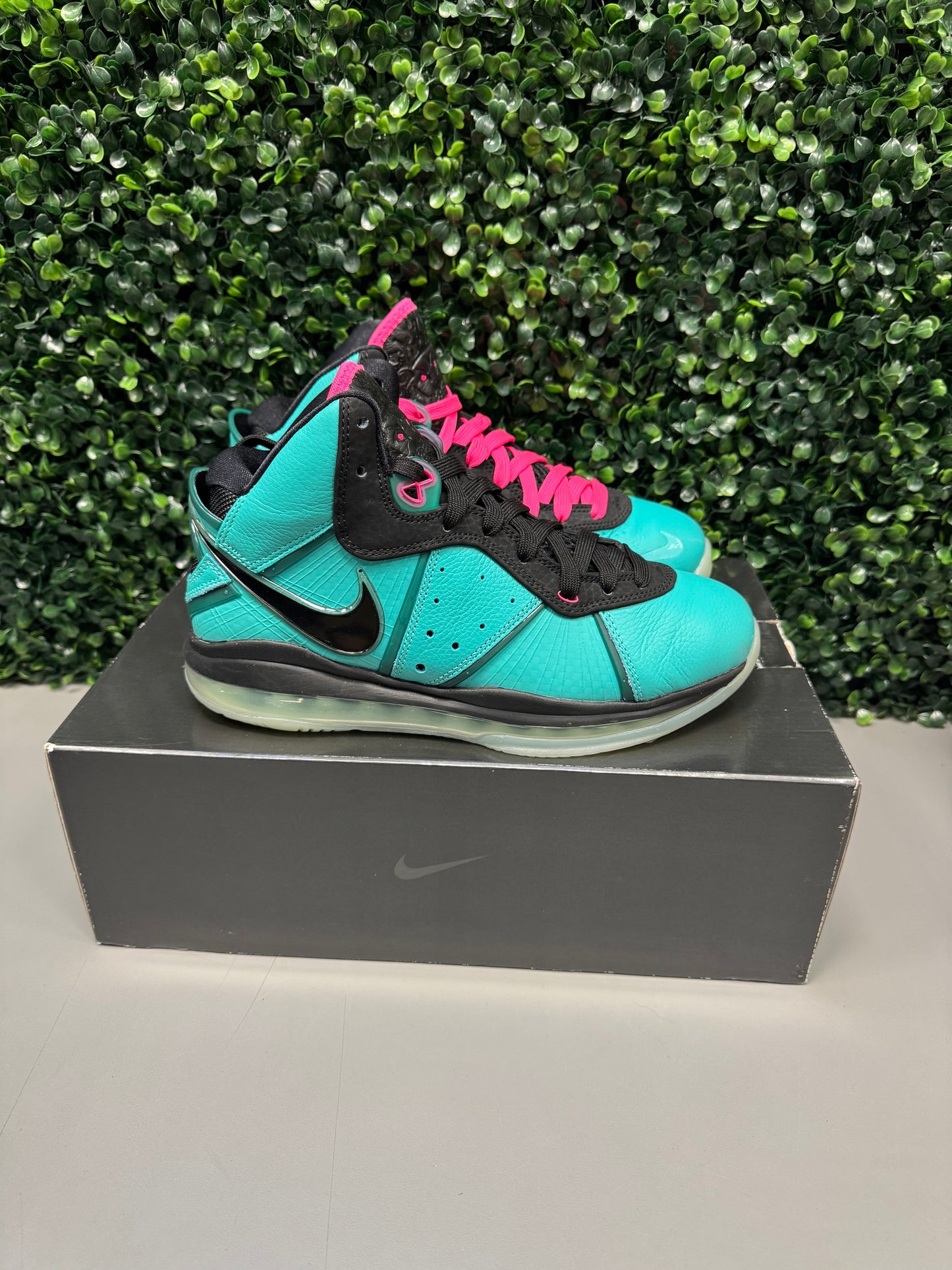 Nike LeBron 8 South Beach Size 7.5 Preowned