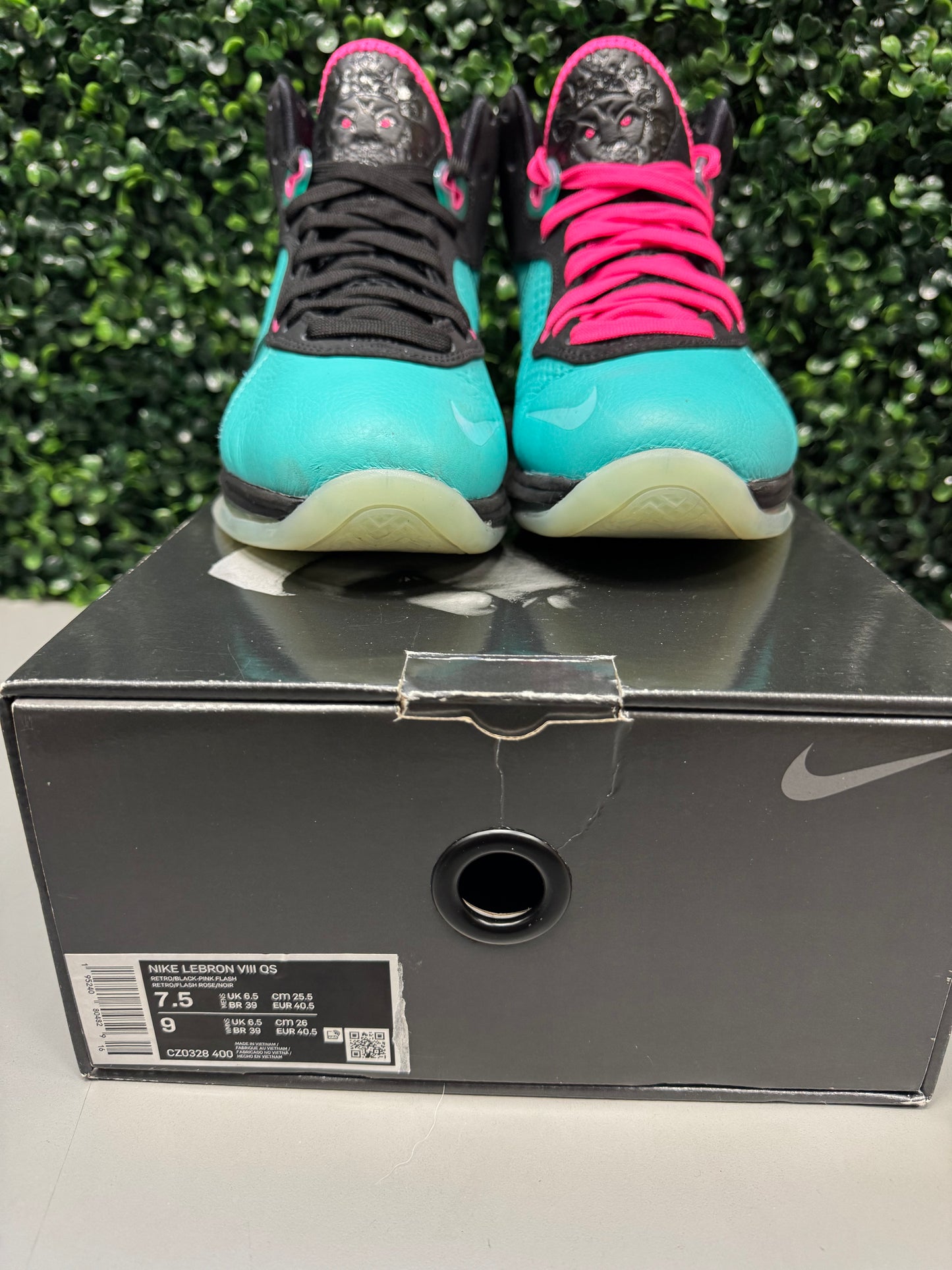 Nike LeBron 8 South Beach Size 7.5 Preowned