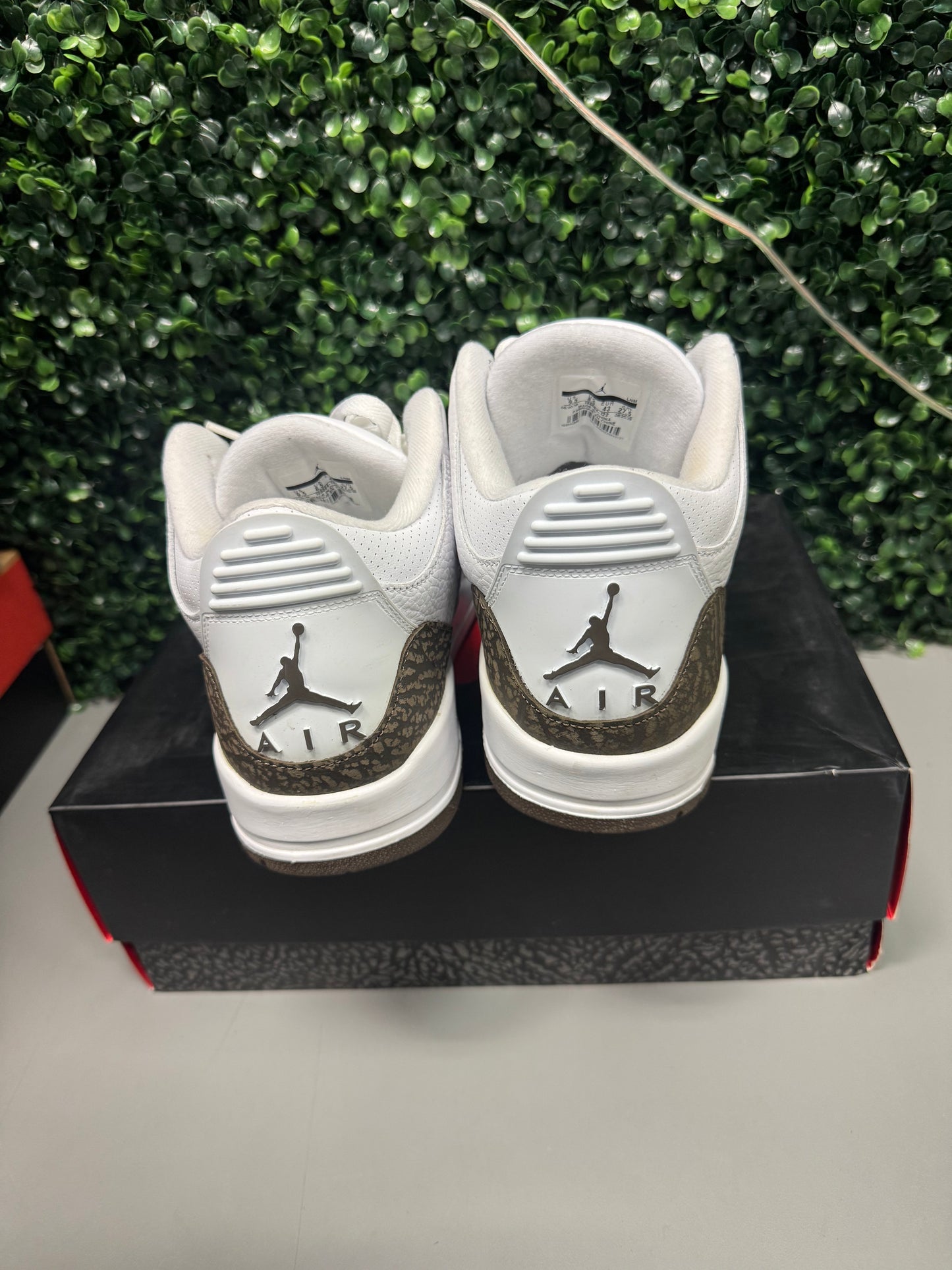 Jordan 3 "Mocha" Size 9.5 Preowned