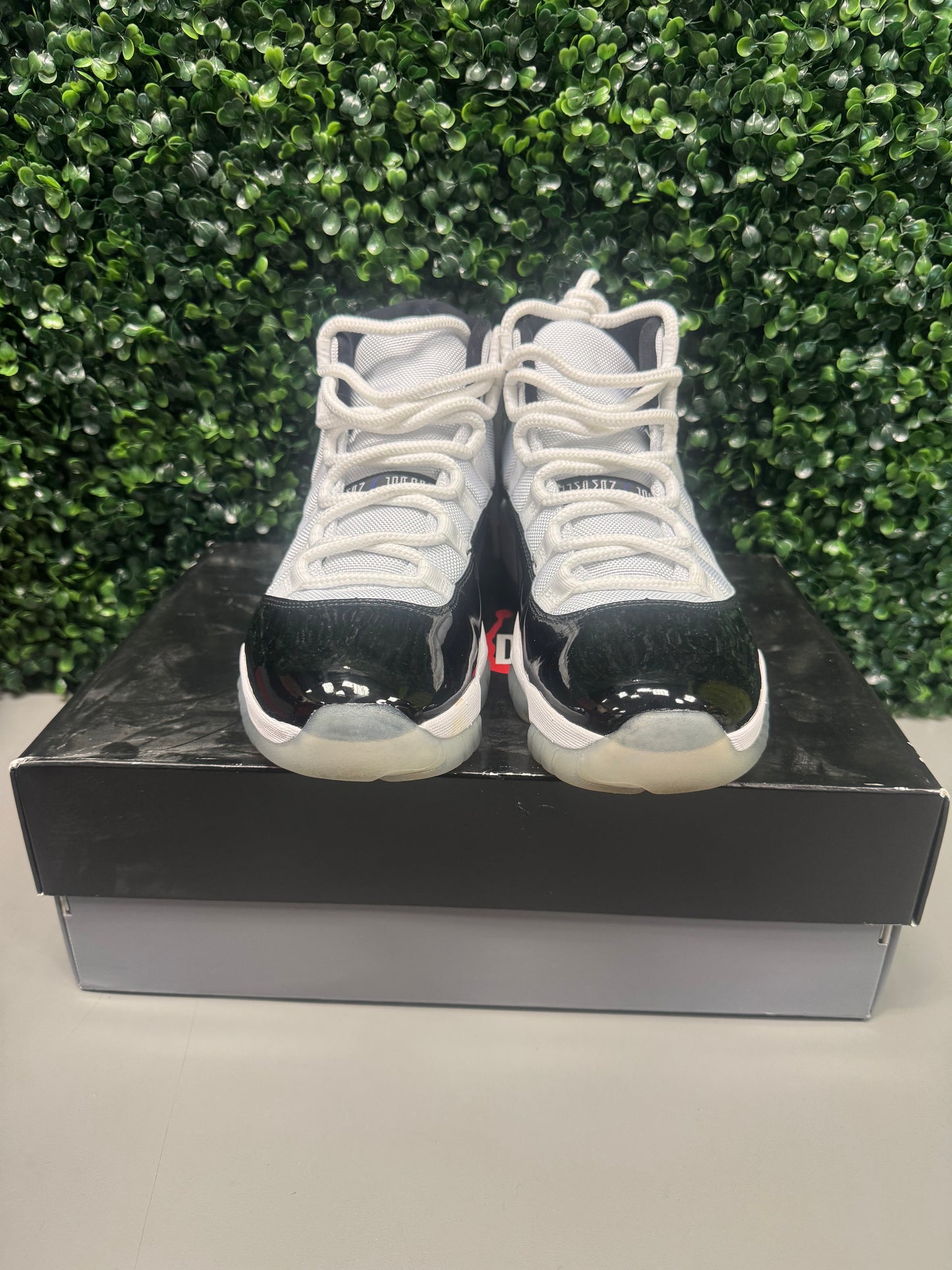 Jordan 11 "Concord" Size 10 Preowned
