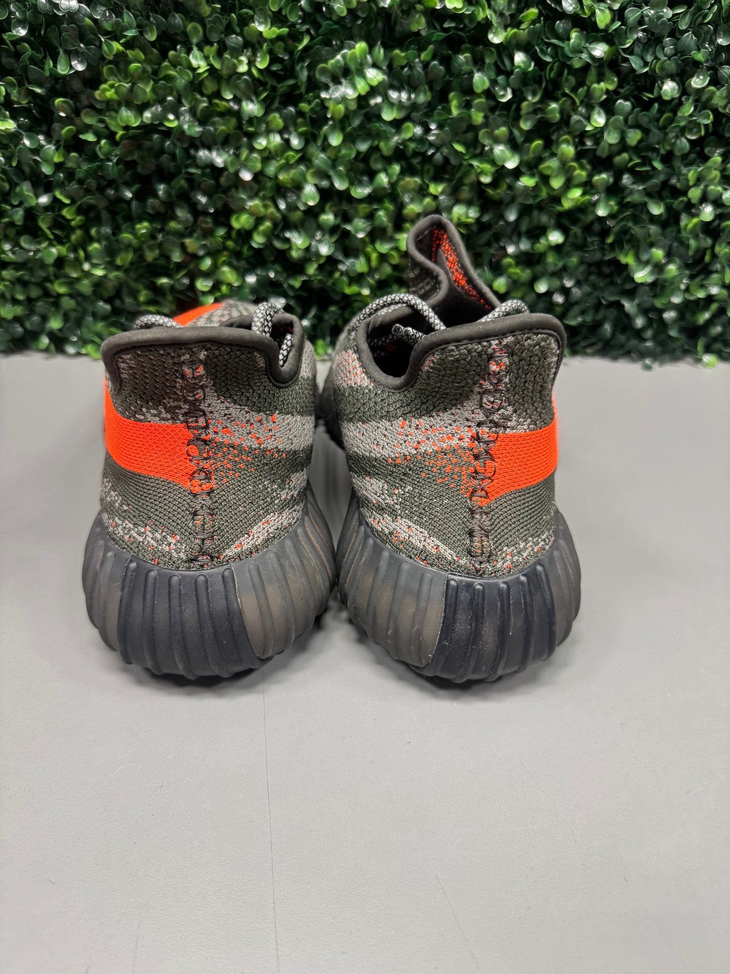 Yeezy 350 V2 "Carbon Beluga" Size 13.5 Preonwed