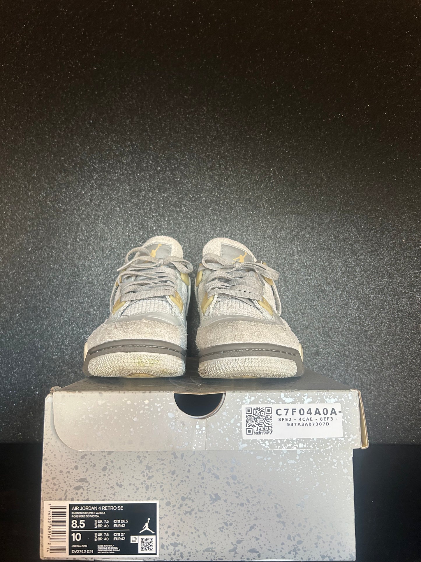 Jordan 4 Retro SE Craft Photon Dust Size 8.5 Preowned