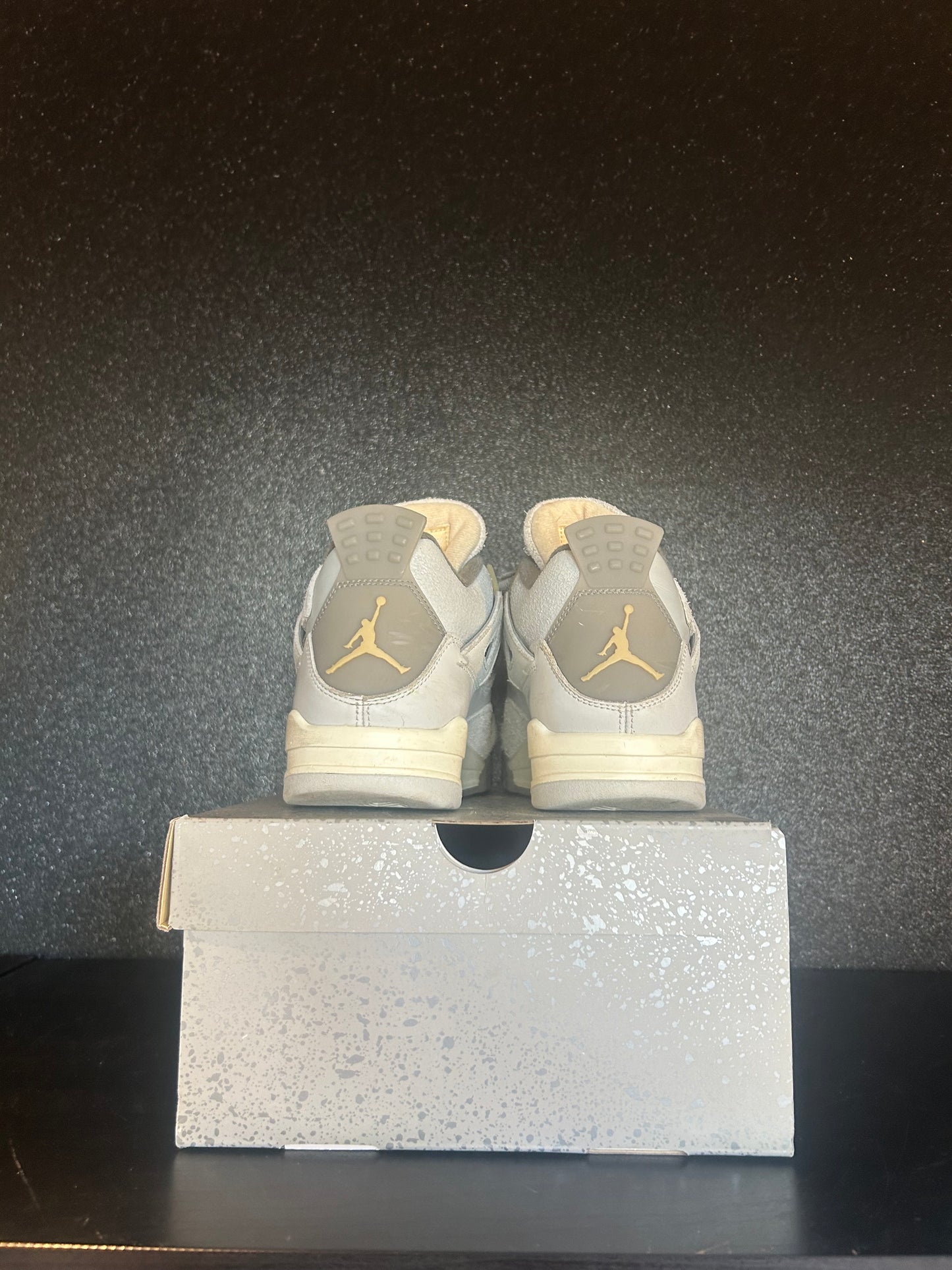 Jordan 4 Retro SE Craft Photon Dust Size 8.5 Preowned