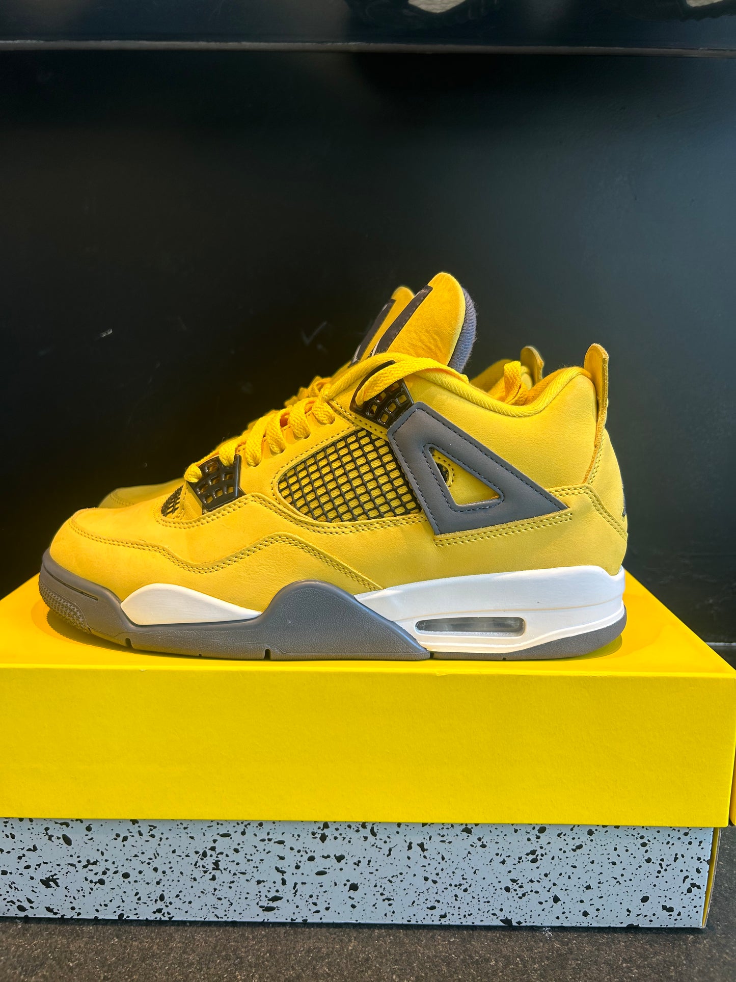 Jordan 4 Retro Lighting Size 10 Preowned