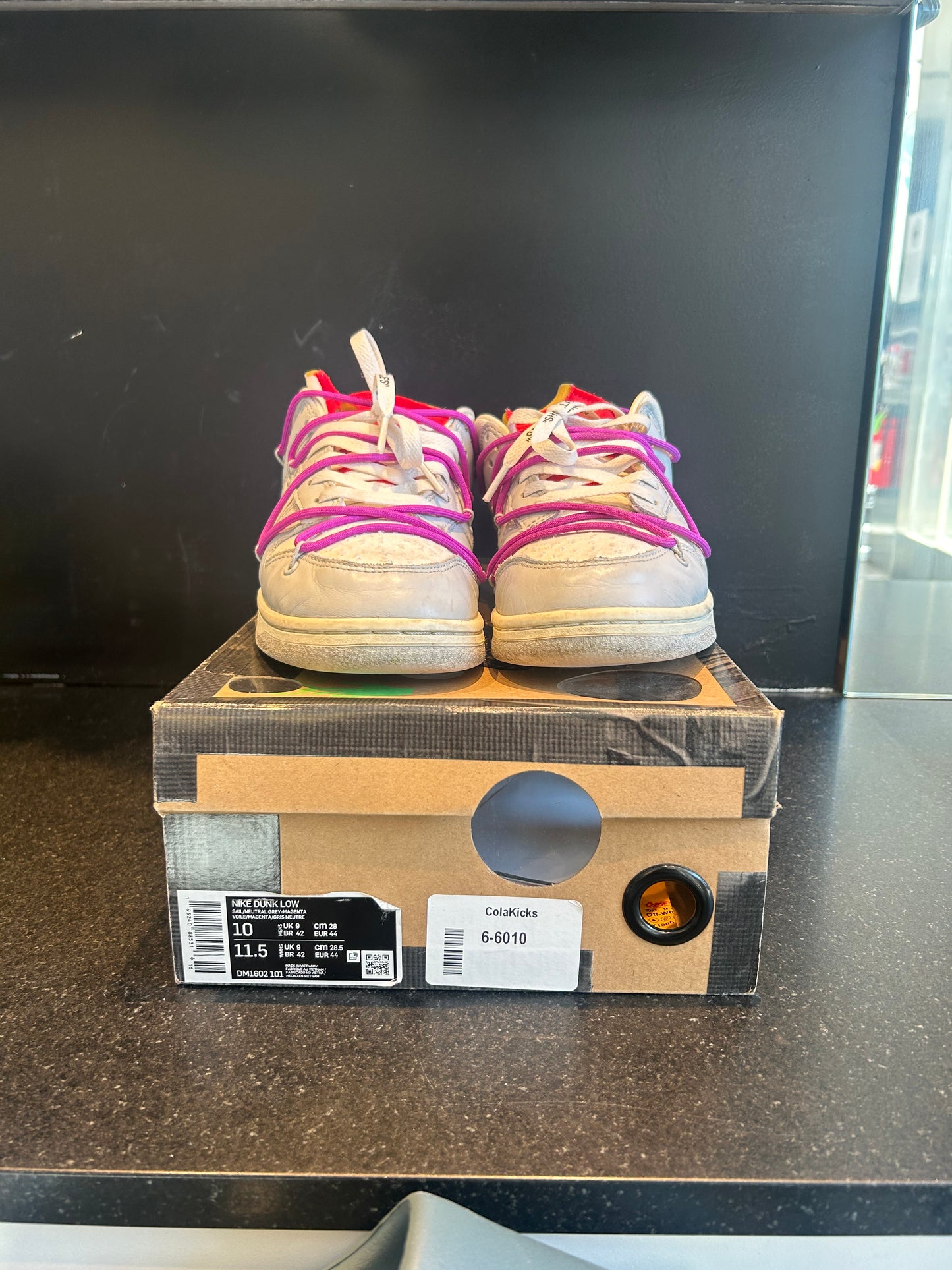 Nike Dunk Low Off-White Lot 45 Size 10 Preowned (No Hangtag)
