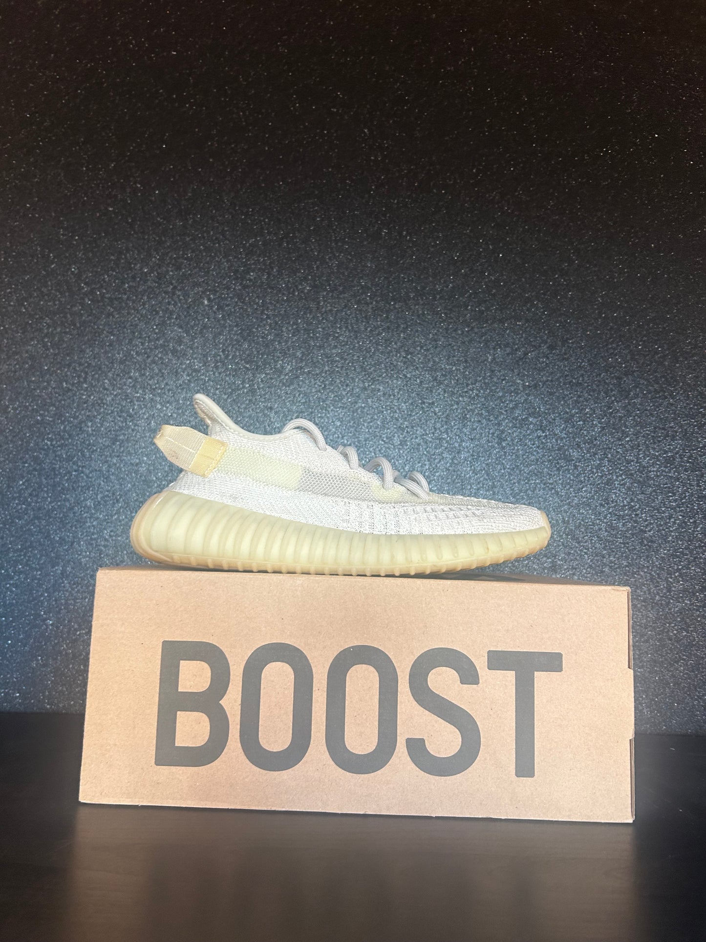 Adidas Yeezy Boost 350 V2 Light Size 5 Preowned