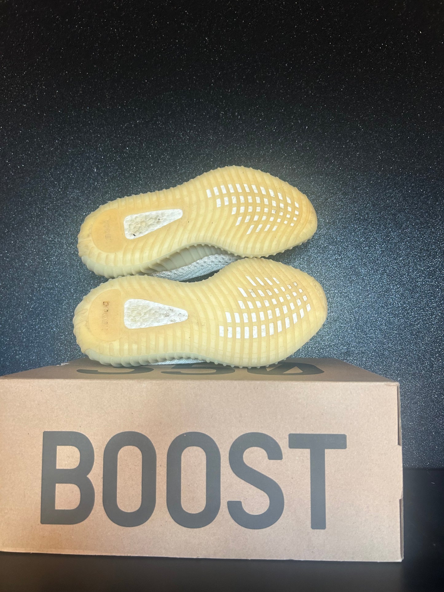 Adidas Yeezy Boost 350 V2 Light Size 5 Preowned