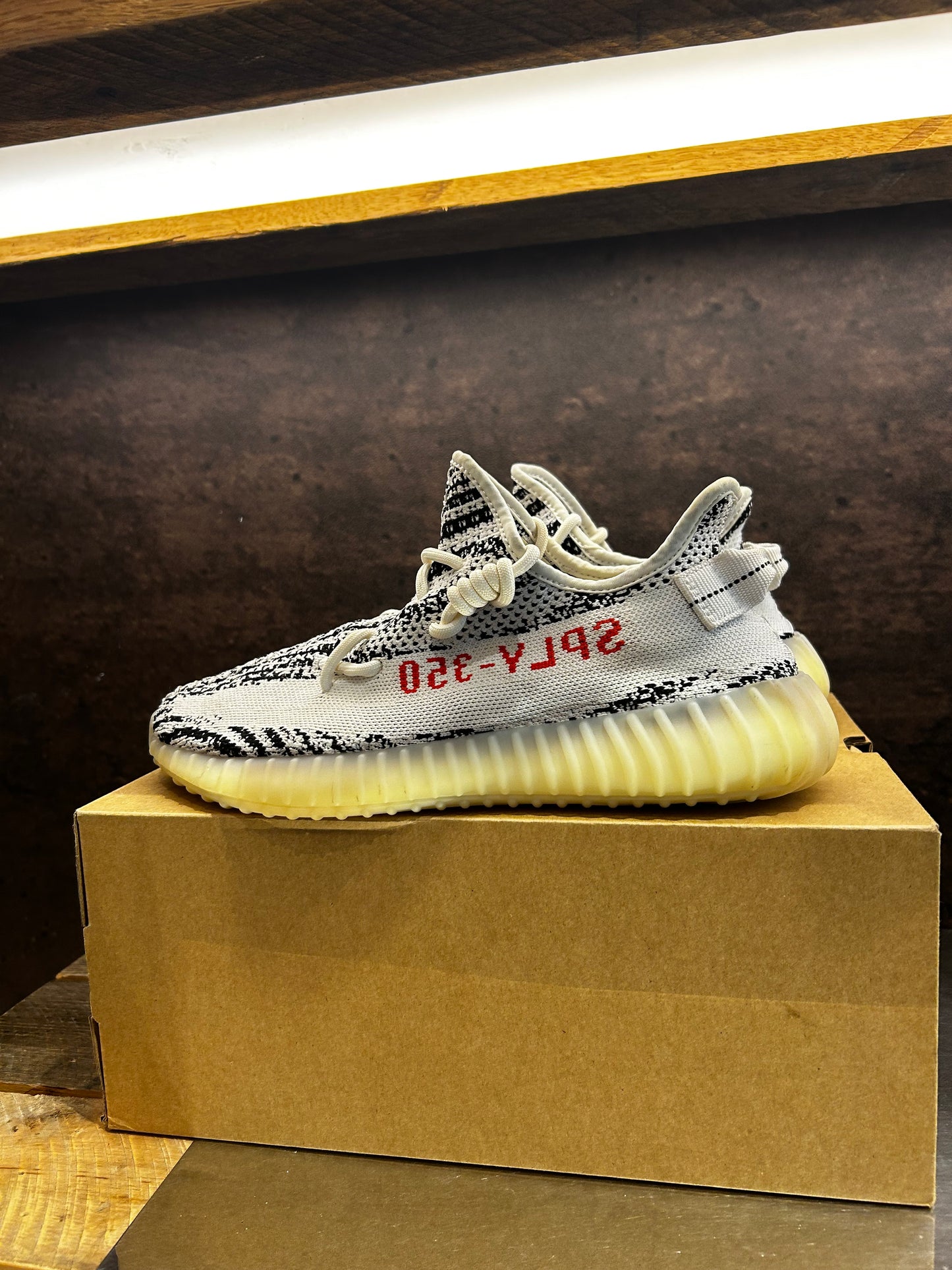 Yeezy 350 V2 "Zebra" Size 8 Preowned