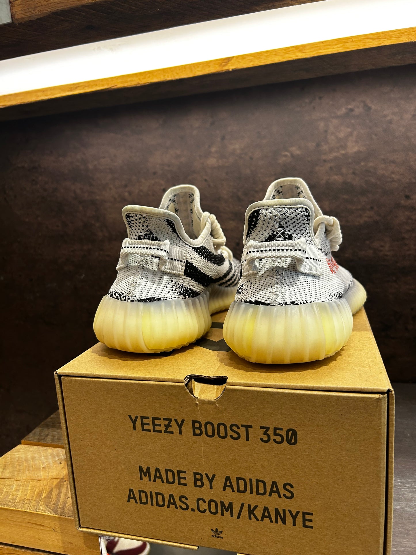 Yeezy 350 V2 "Zebra" Size 8 Preowned