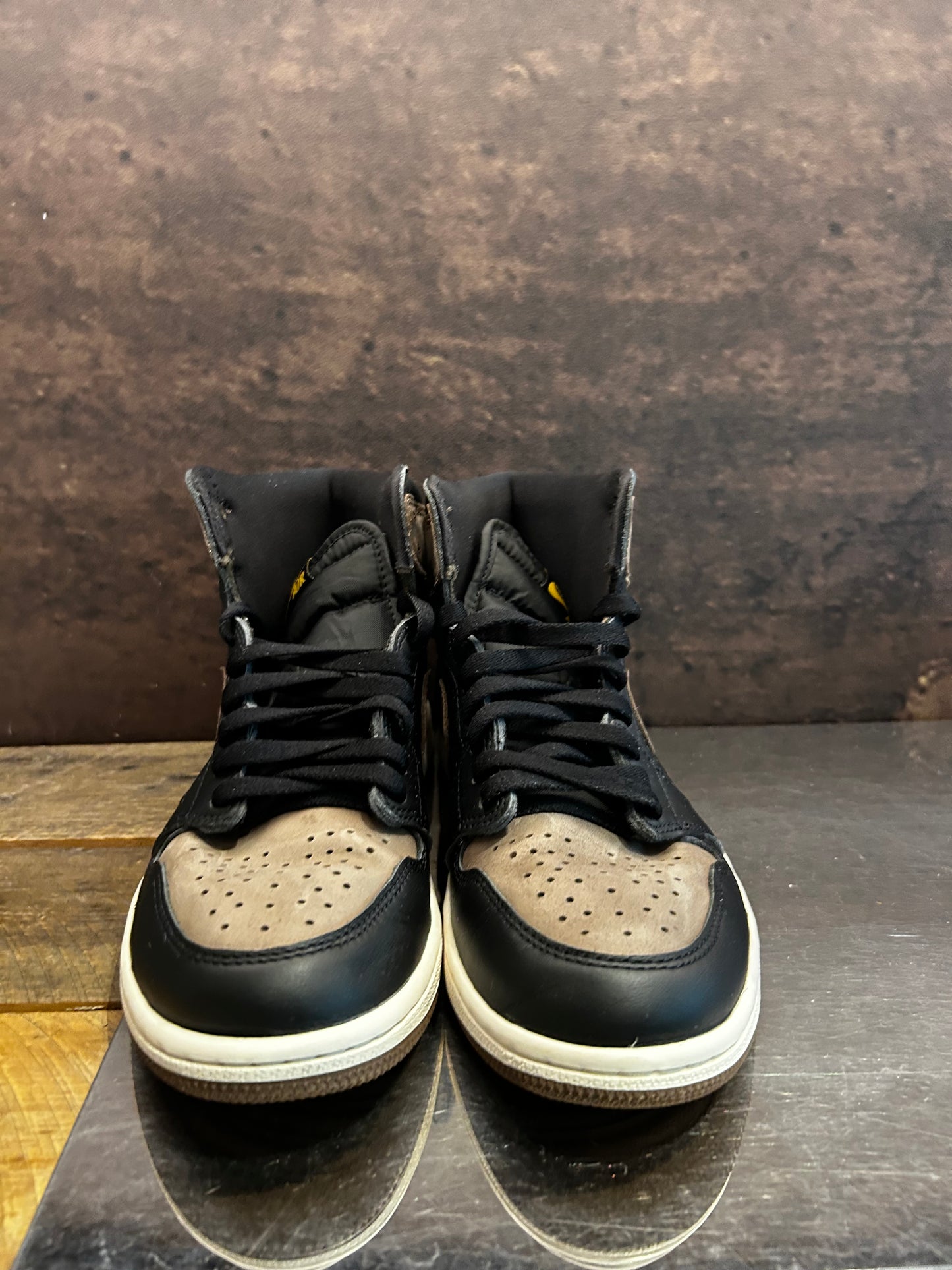 Jordan 1 High "Palomino " Size 7.5 Preowned
