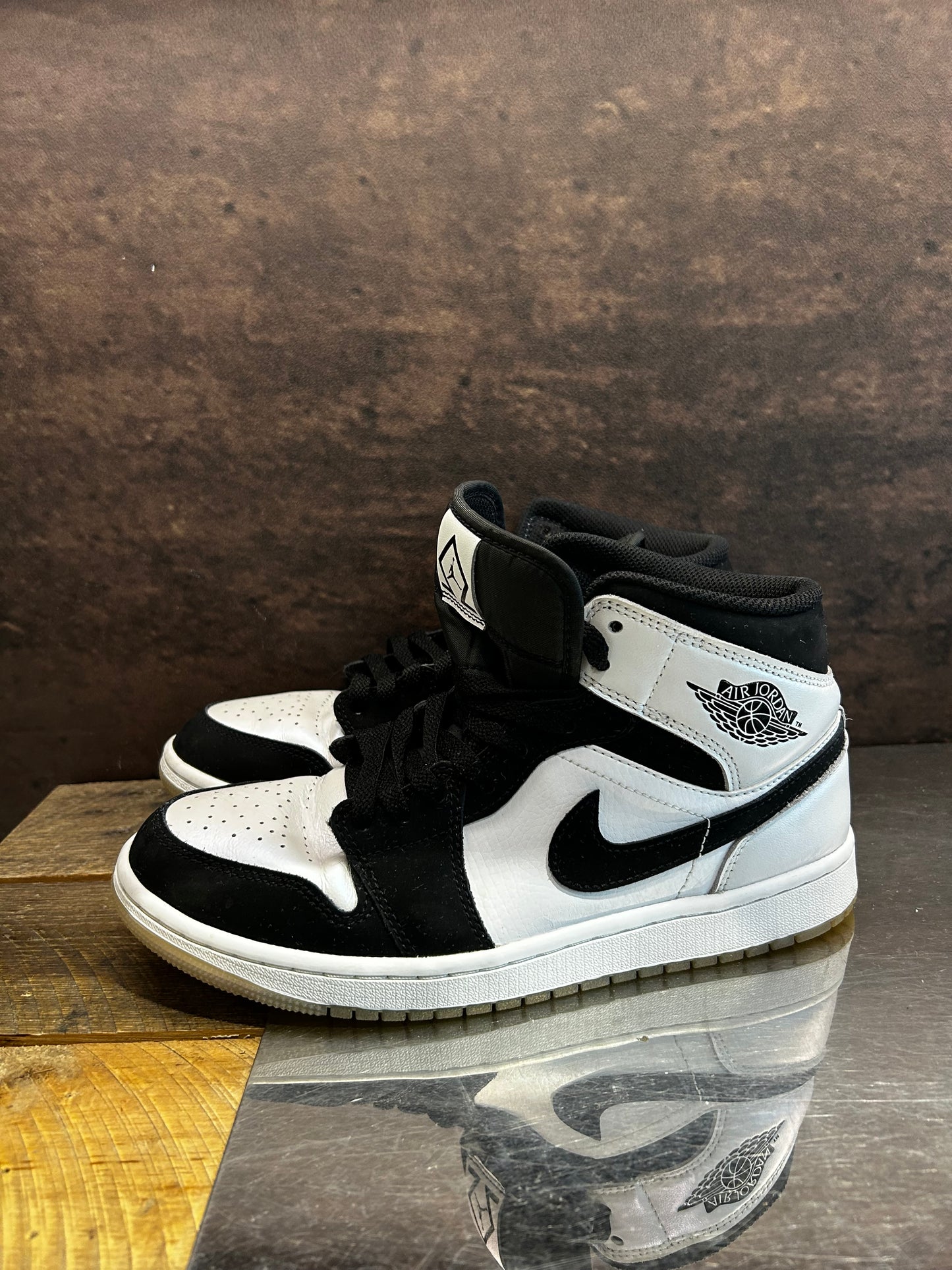 Jordan 1 Mid "Diamond Shorts" Size 7.5 Preowned
