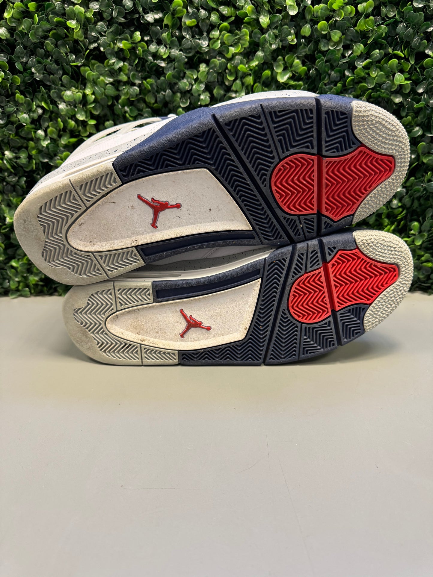 Jordan 4 "Midnight Navy" Size 12 Preowned