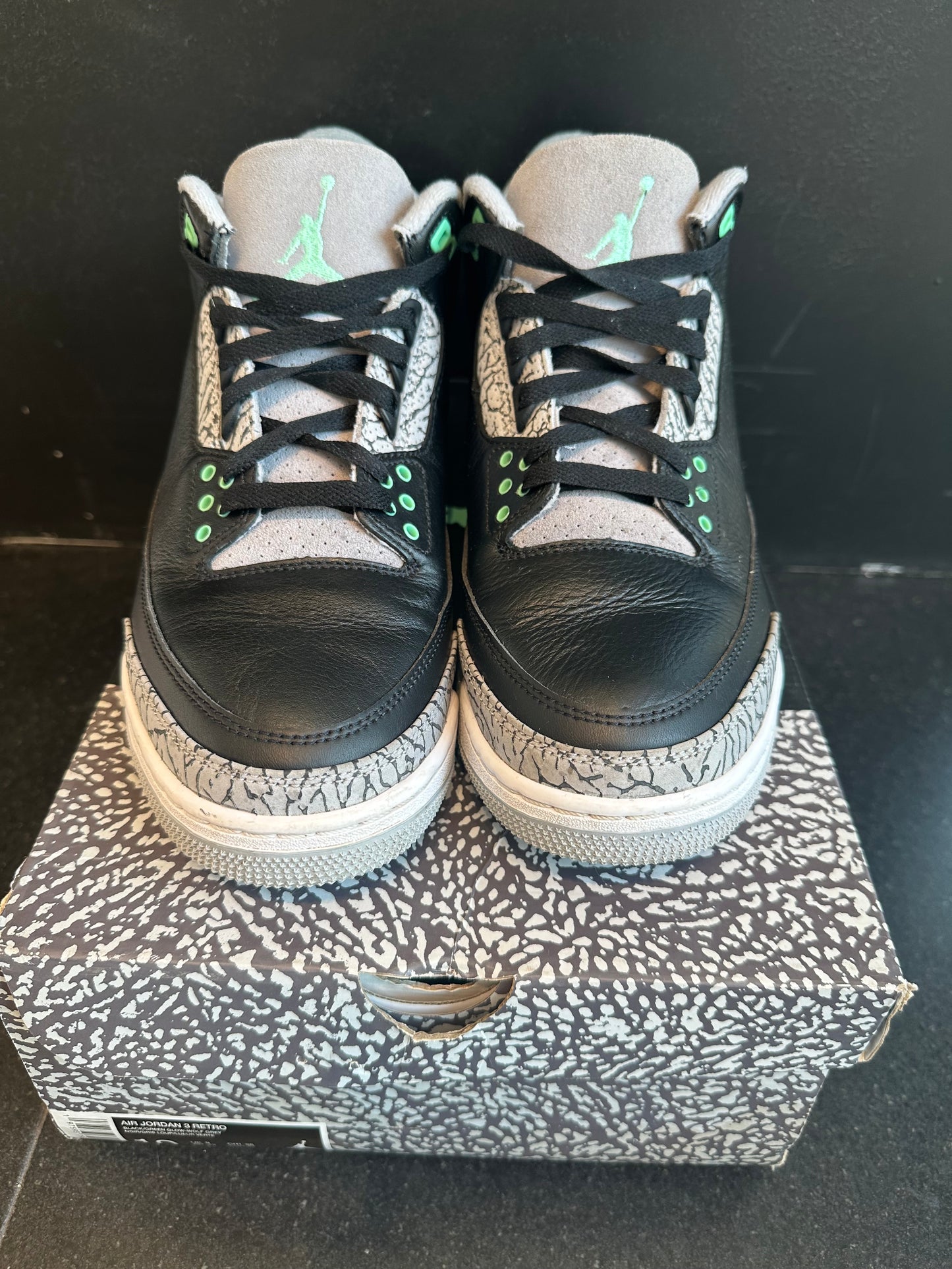 Jordan 3 "Green Glow" Size 10 preowned with box