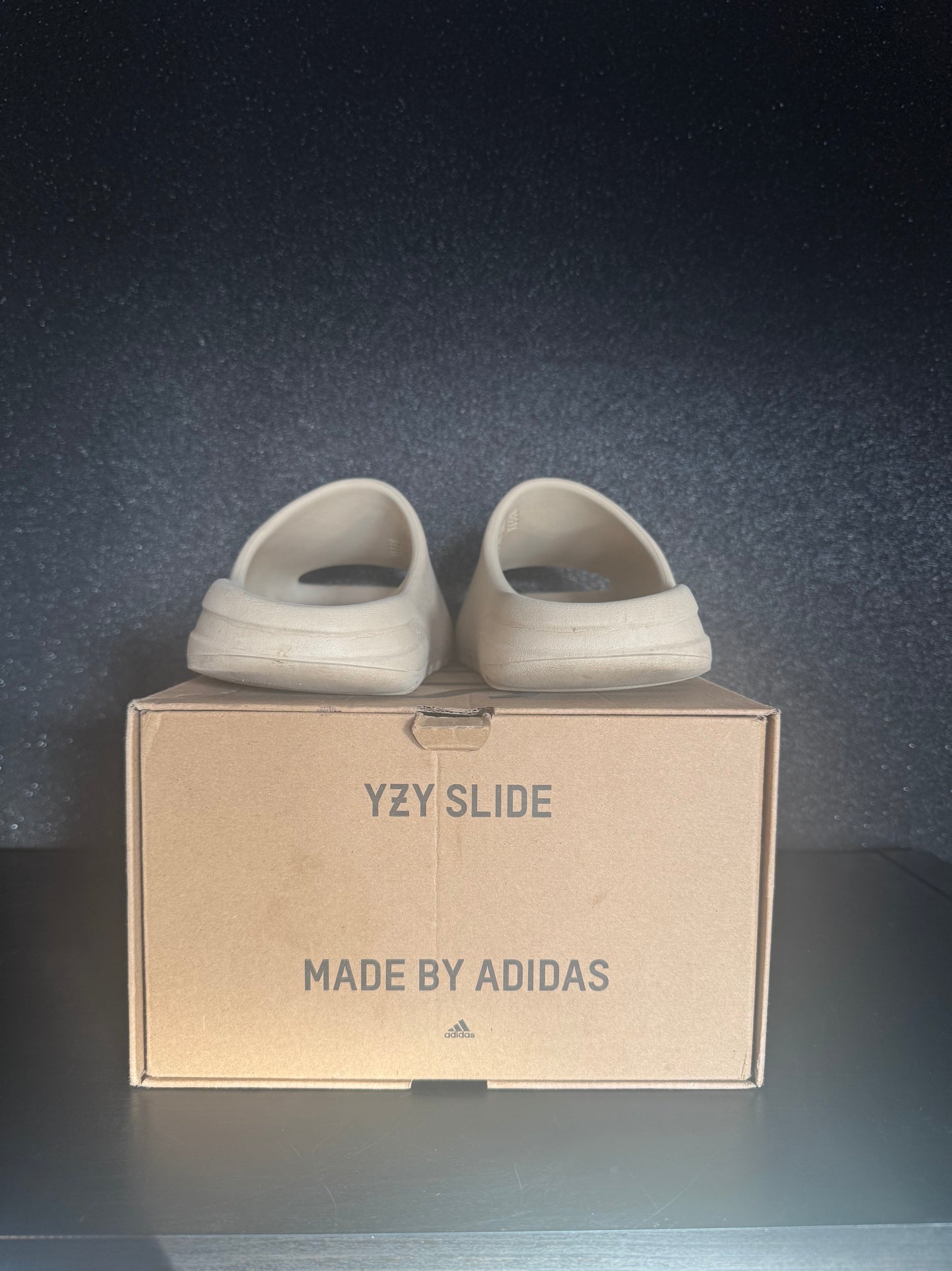 Yeezy Slide 'Bone' Size 11 Preowned with box