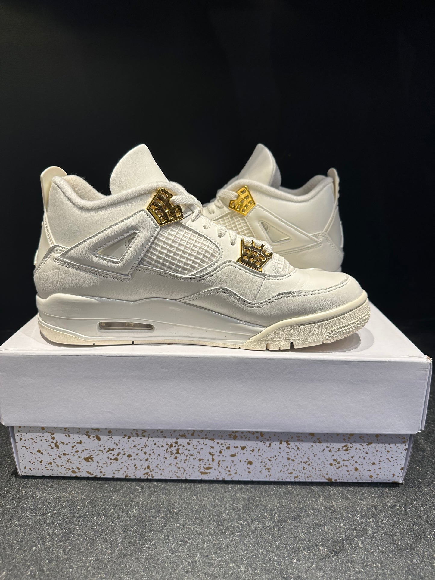 Jordan 4 "Metallic Gold" Size 11w/9.5m Preowned With Box