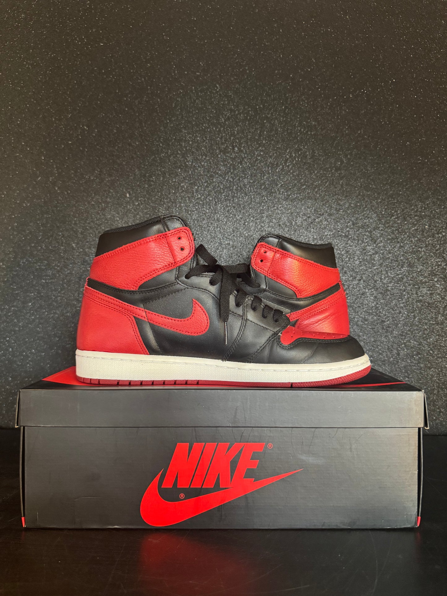 Jordan 1 'Banned' Size 10 Preowned with box.